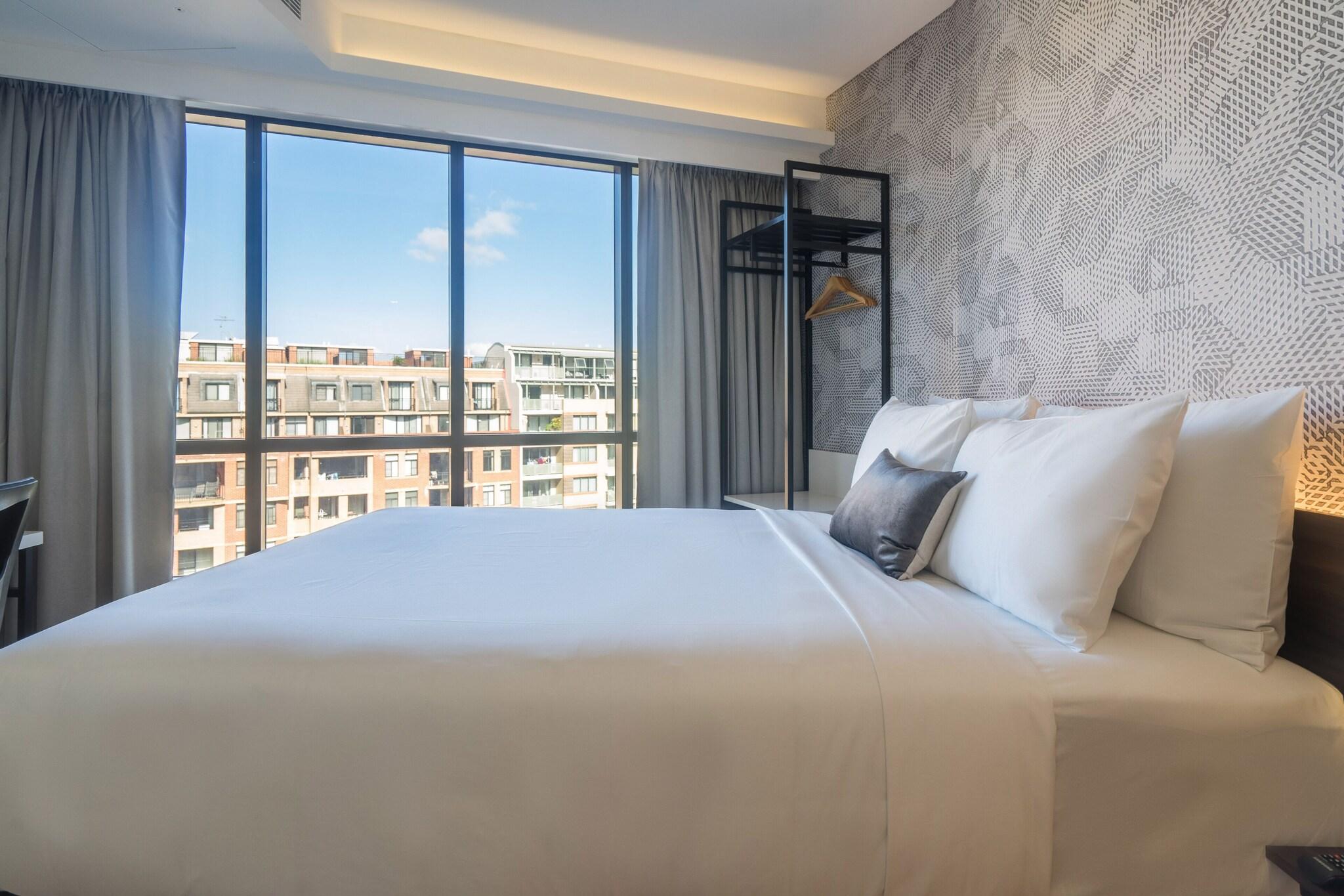 Double Queen Bed Non Smoking