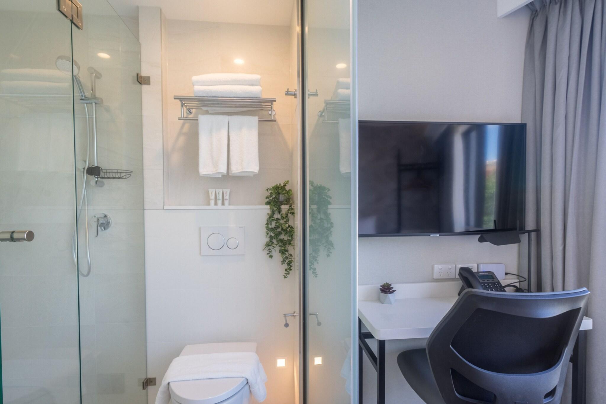 Double Queen Bed Non Smoking