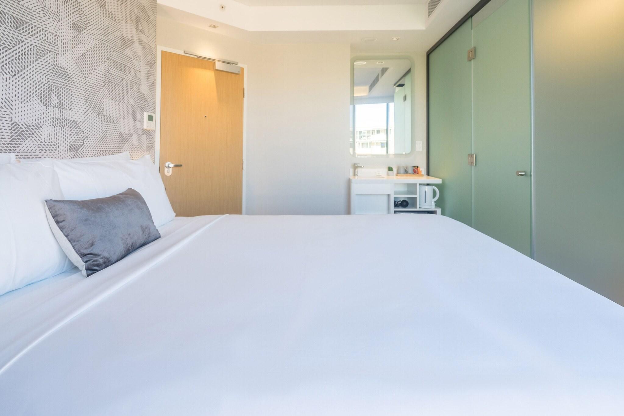 Double Queen Bed Non Smoking