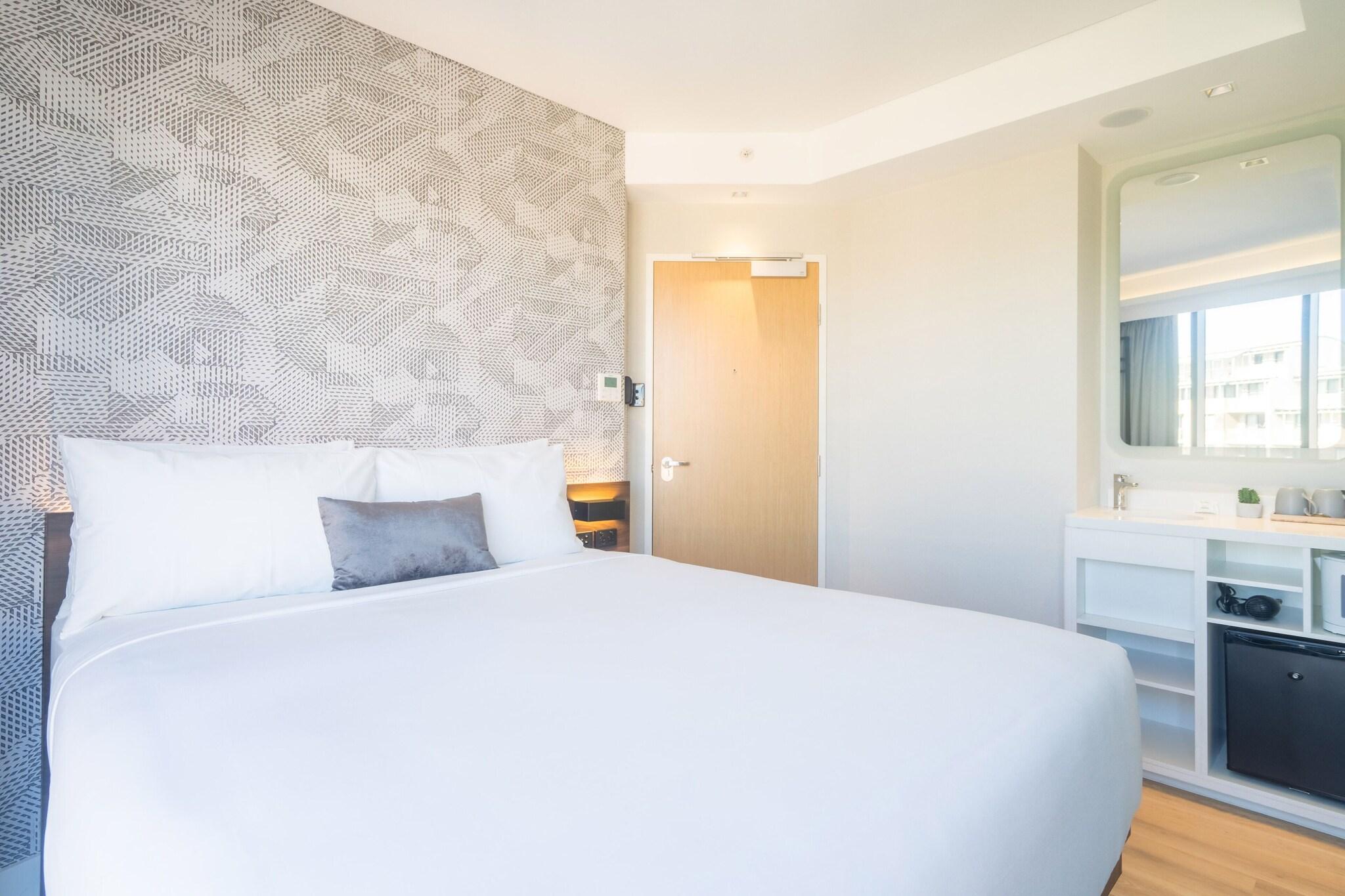 Double Queen Bed Non Smoking