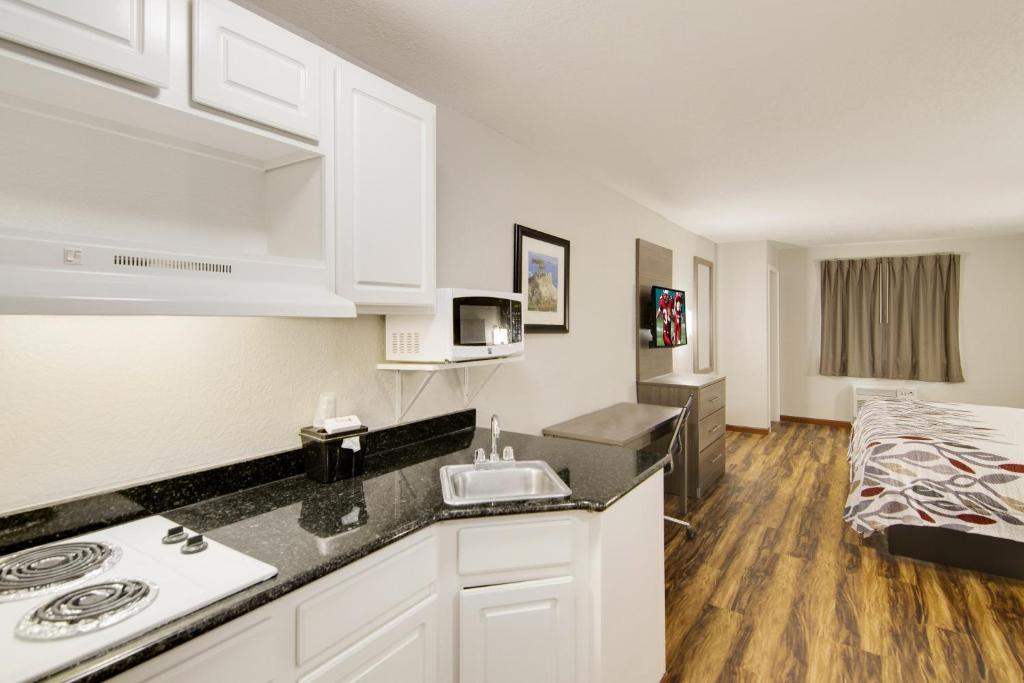 Room Deluxe with Kitchenette