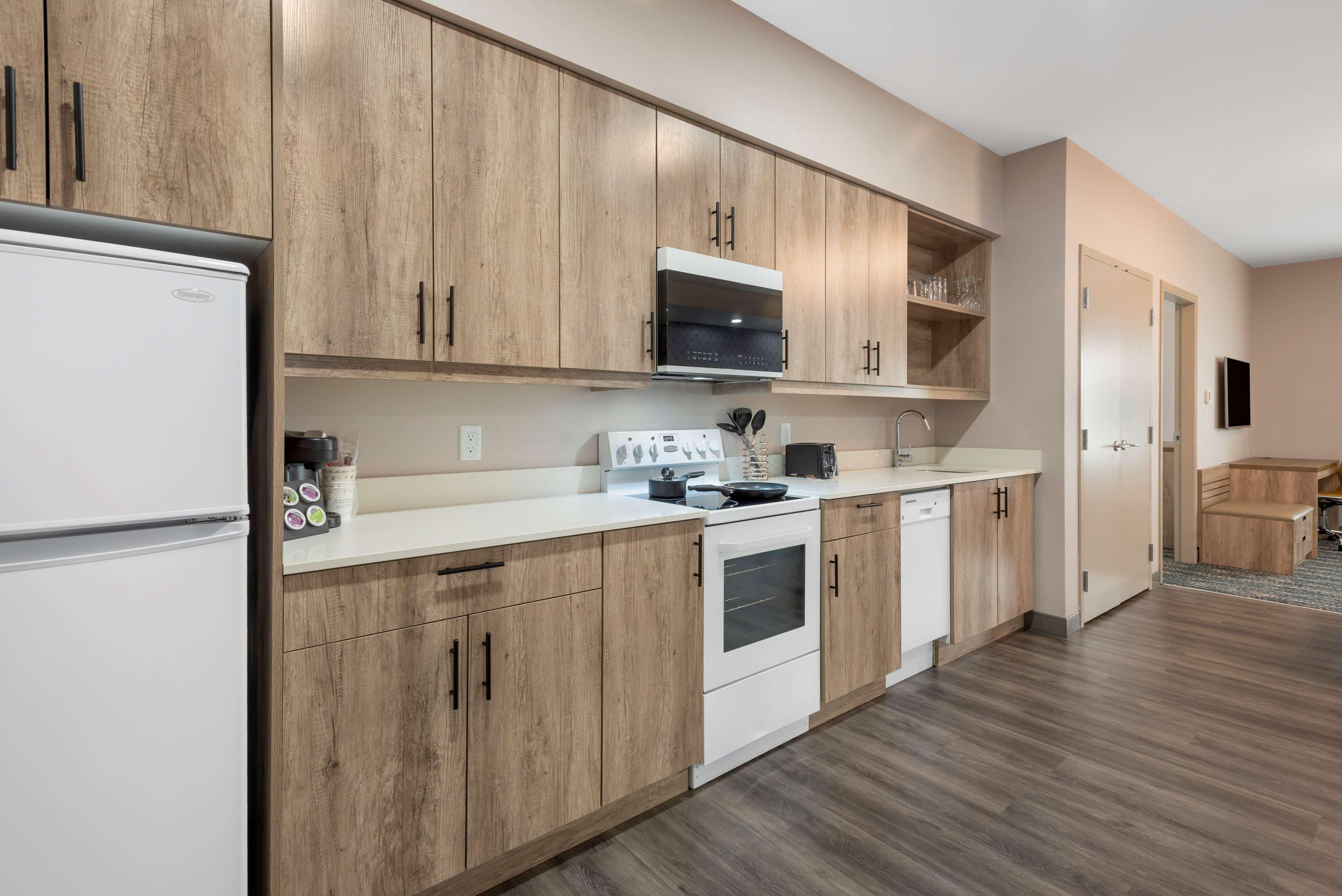 Suite King Bed with Jacuzzi