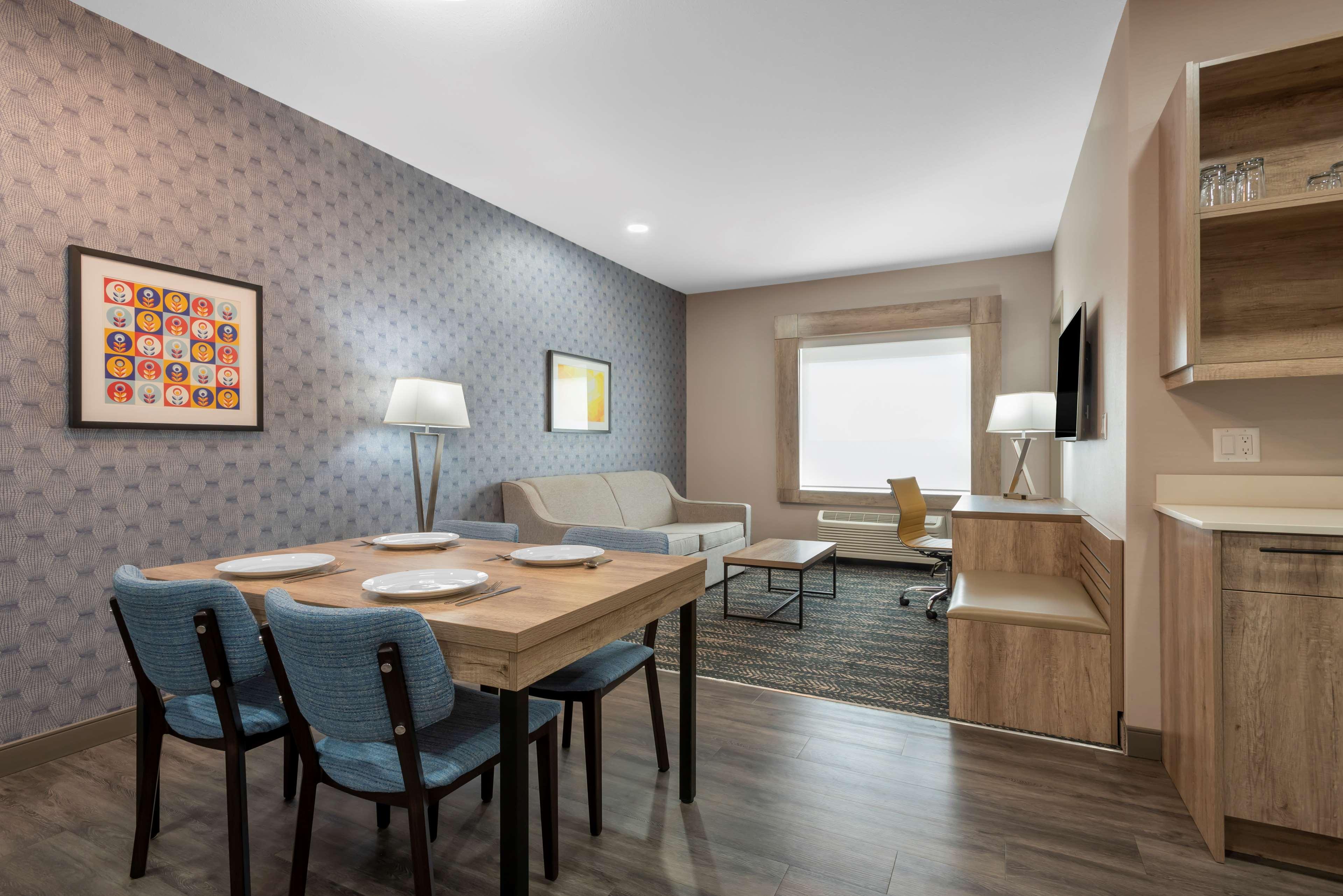 Suite Two Queen Beds