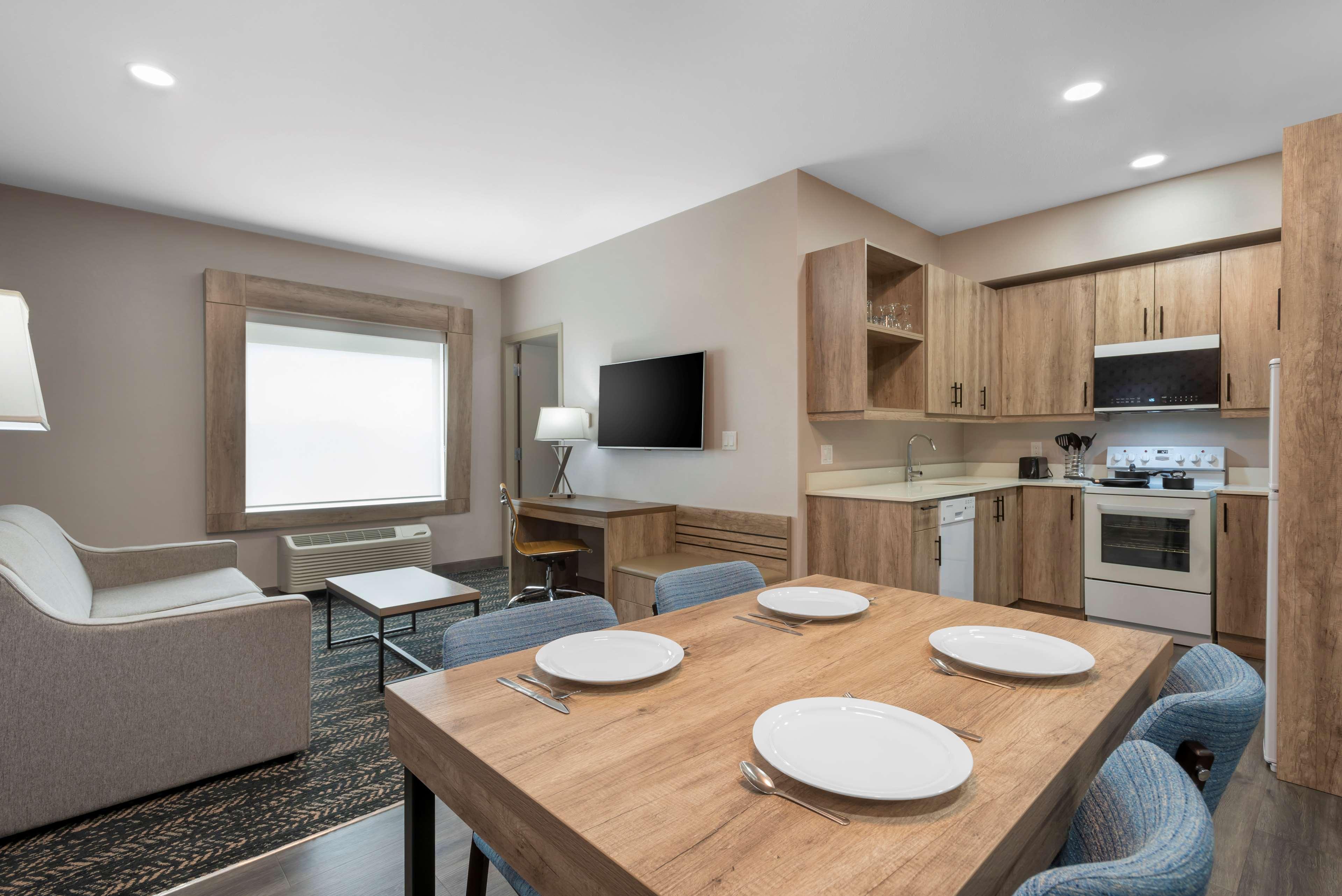 Suite Two Queen Beds