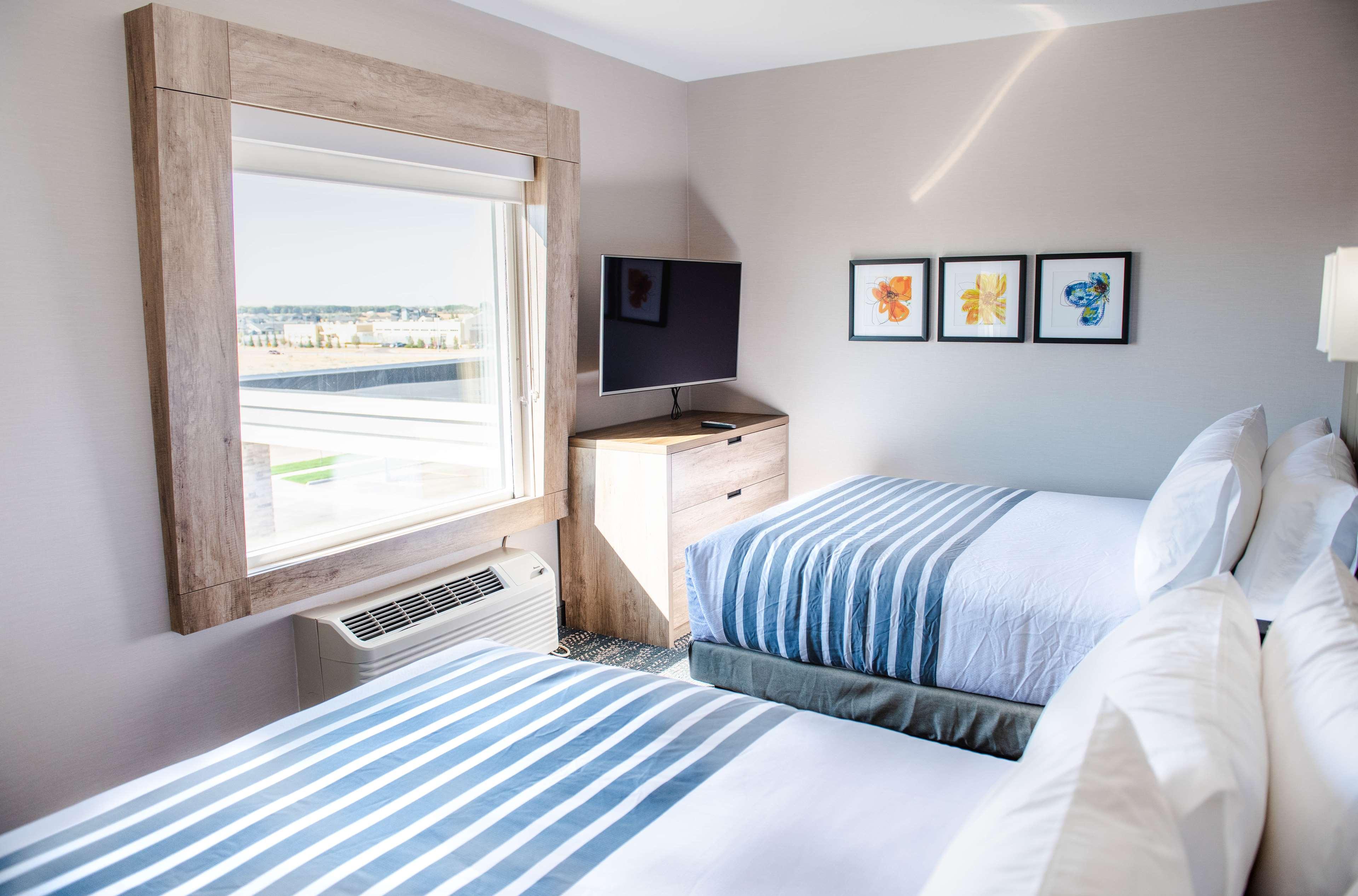 Suite Two Queen Beds