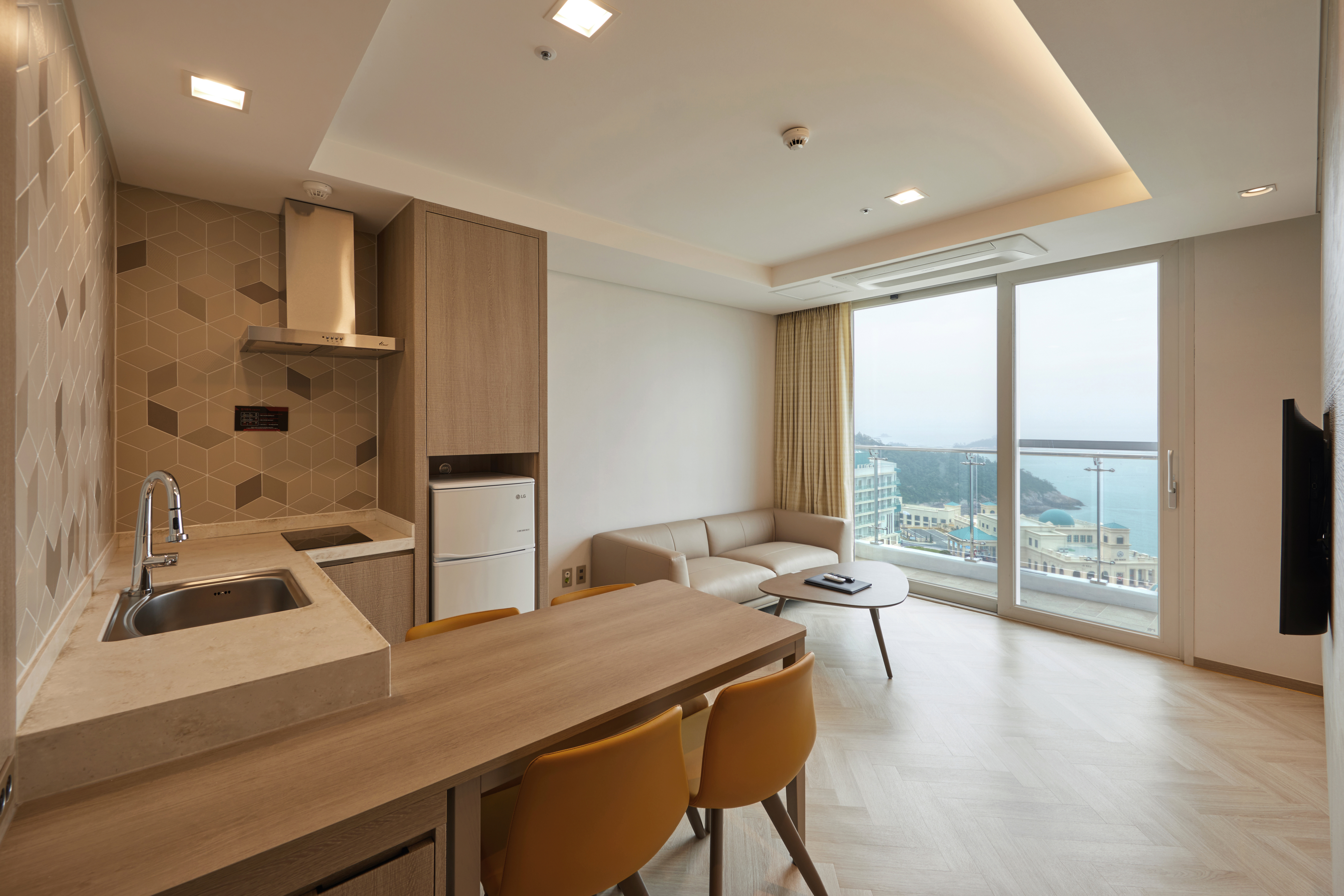 Suite with Kitchenette