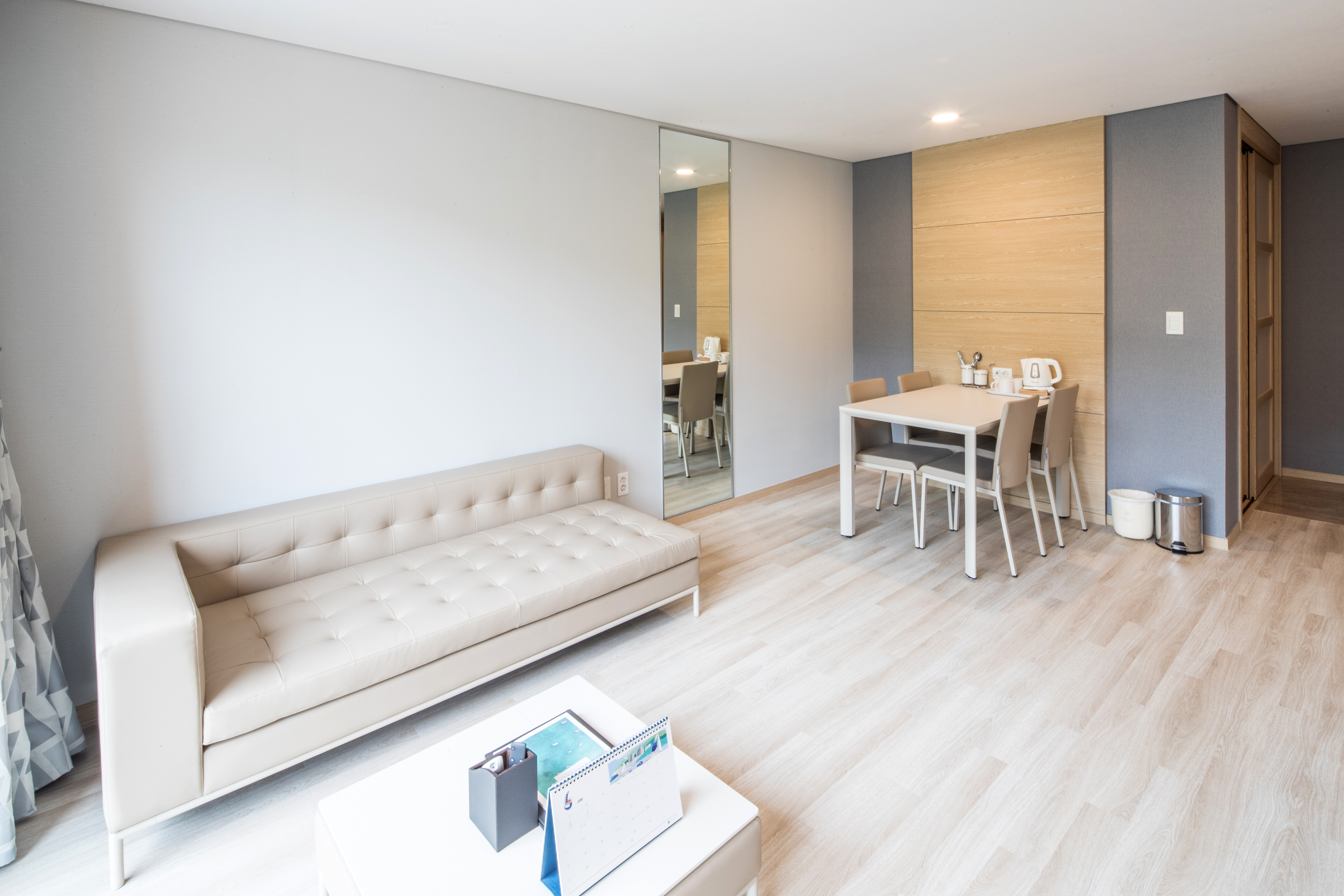 Suite with Kitchenette