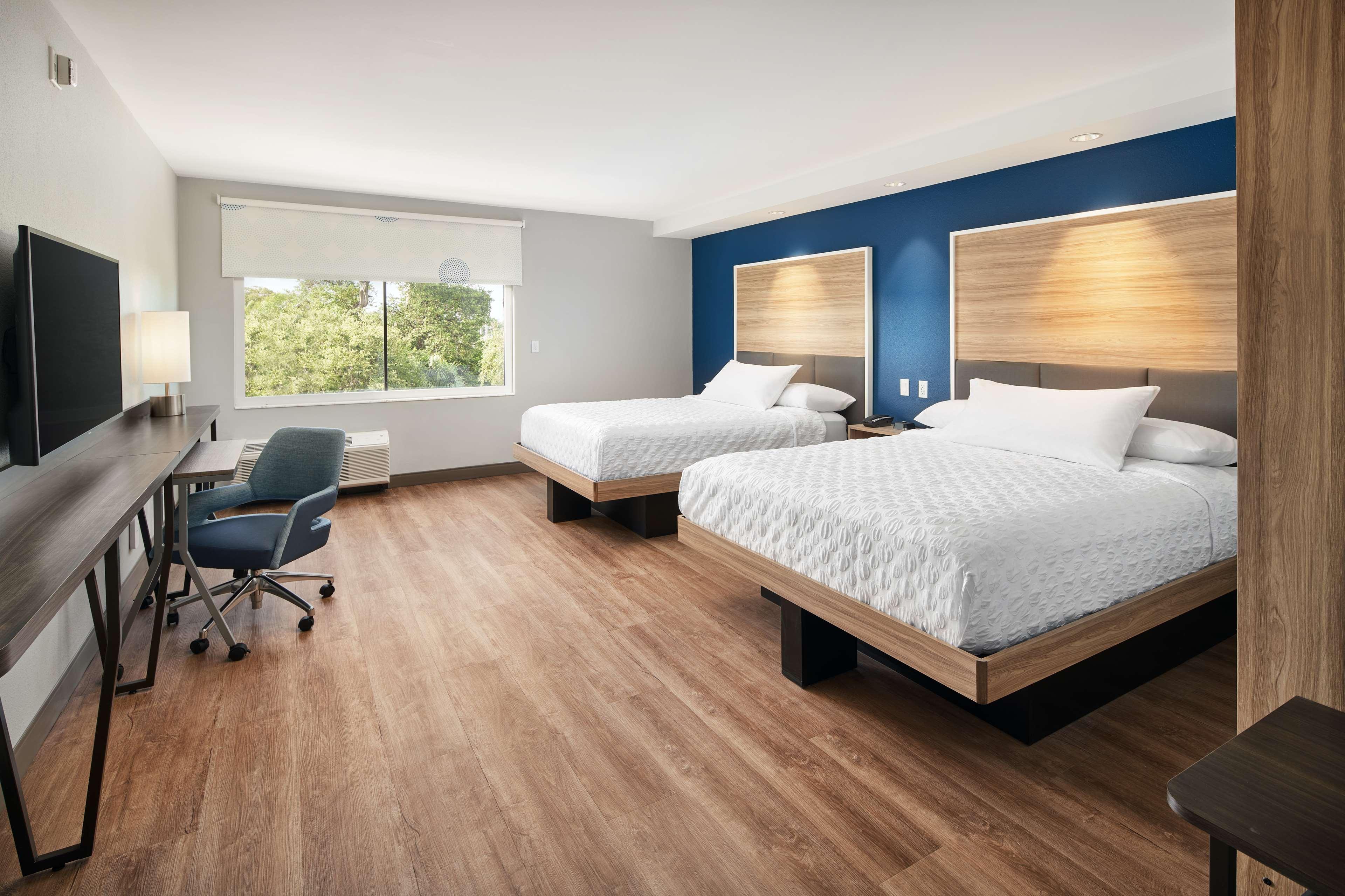 Room Accessible-two Queen Beds