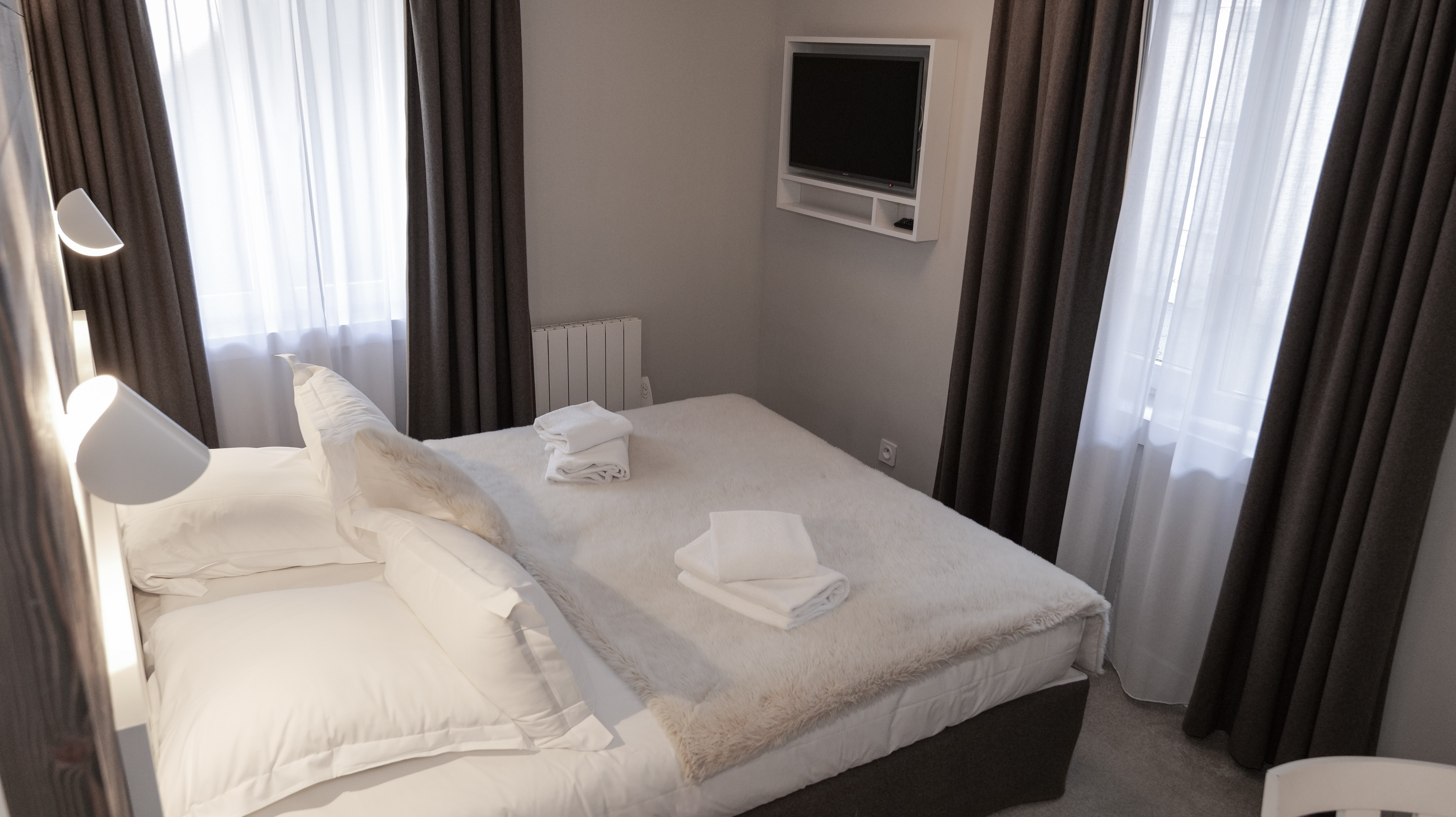 Double or Twin Standard