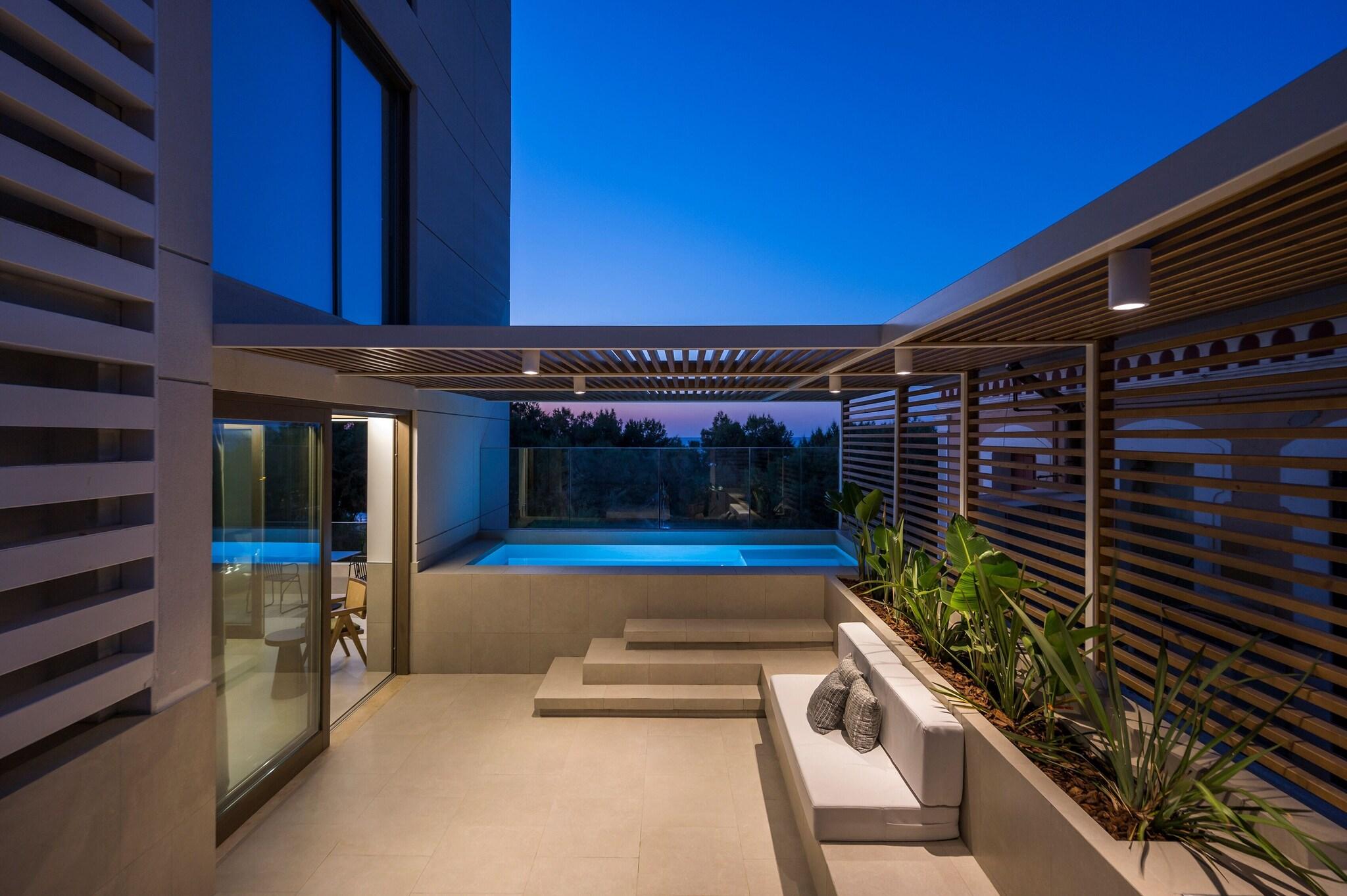 Suite Deluxe with Private Pool