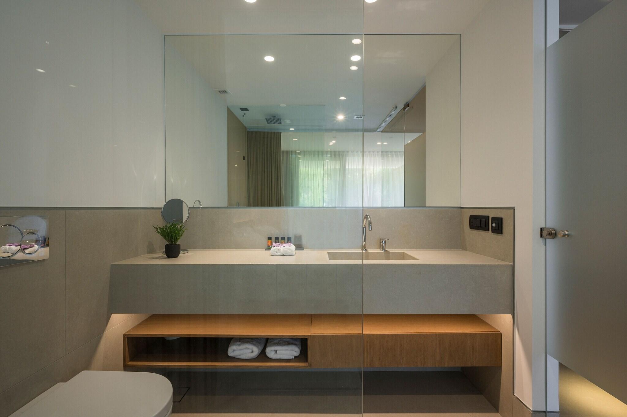 Double Deluxe Side Sea View