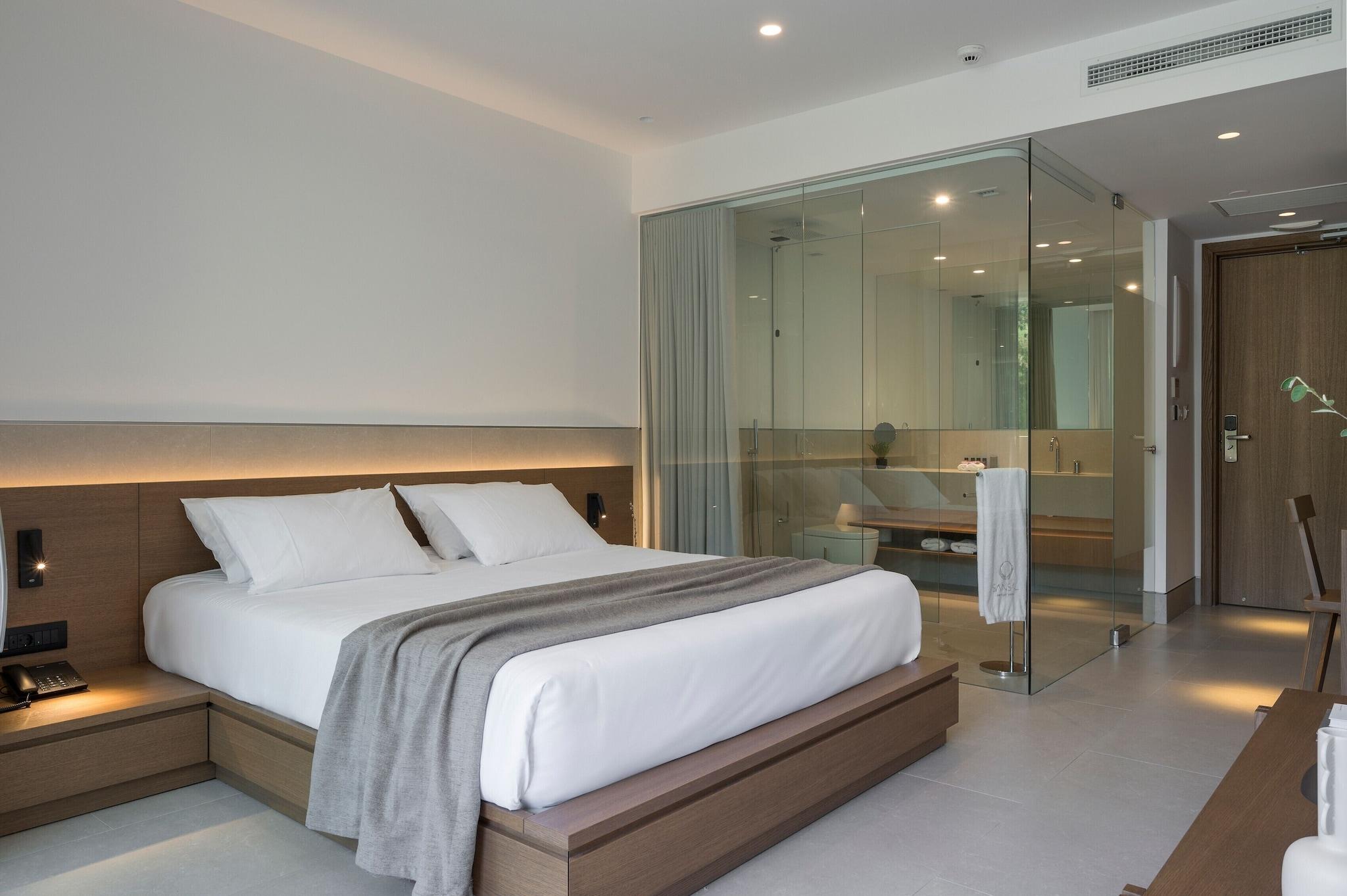 Double Deluxe Side Sea View