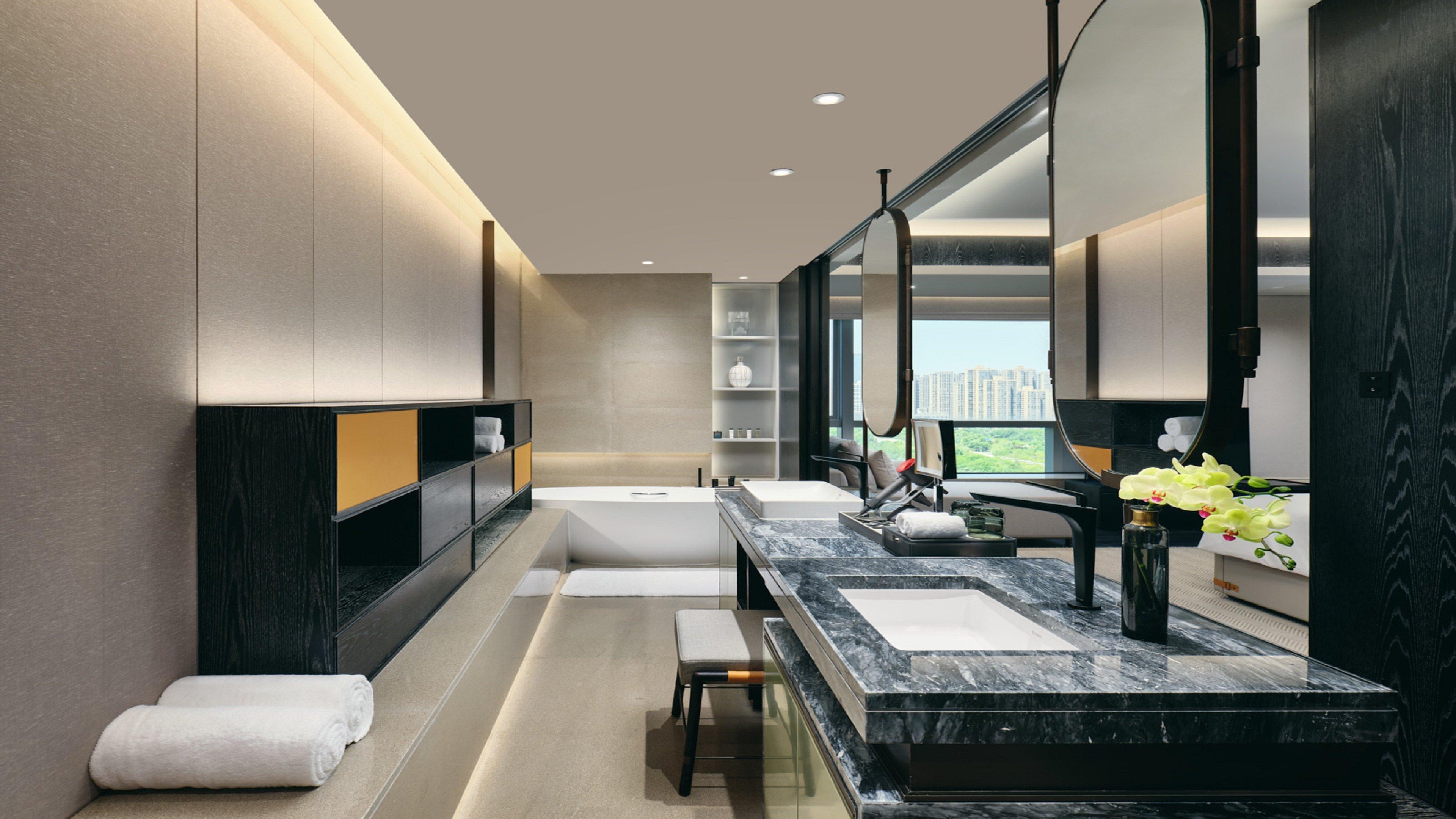 Junior Suite Garden View King Bed