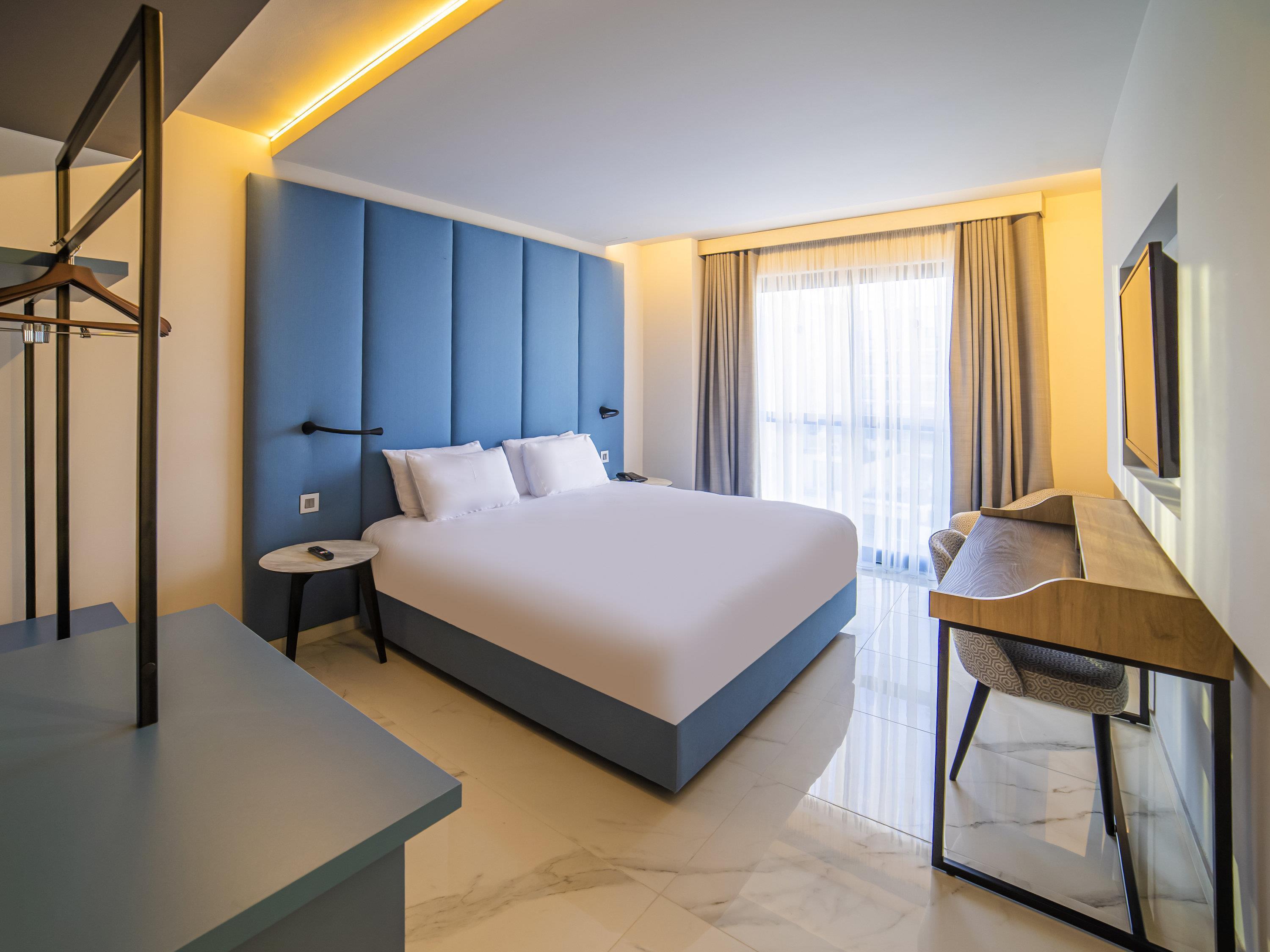 Double Queen Size Bed