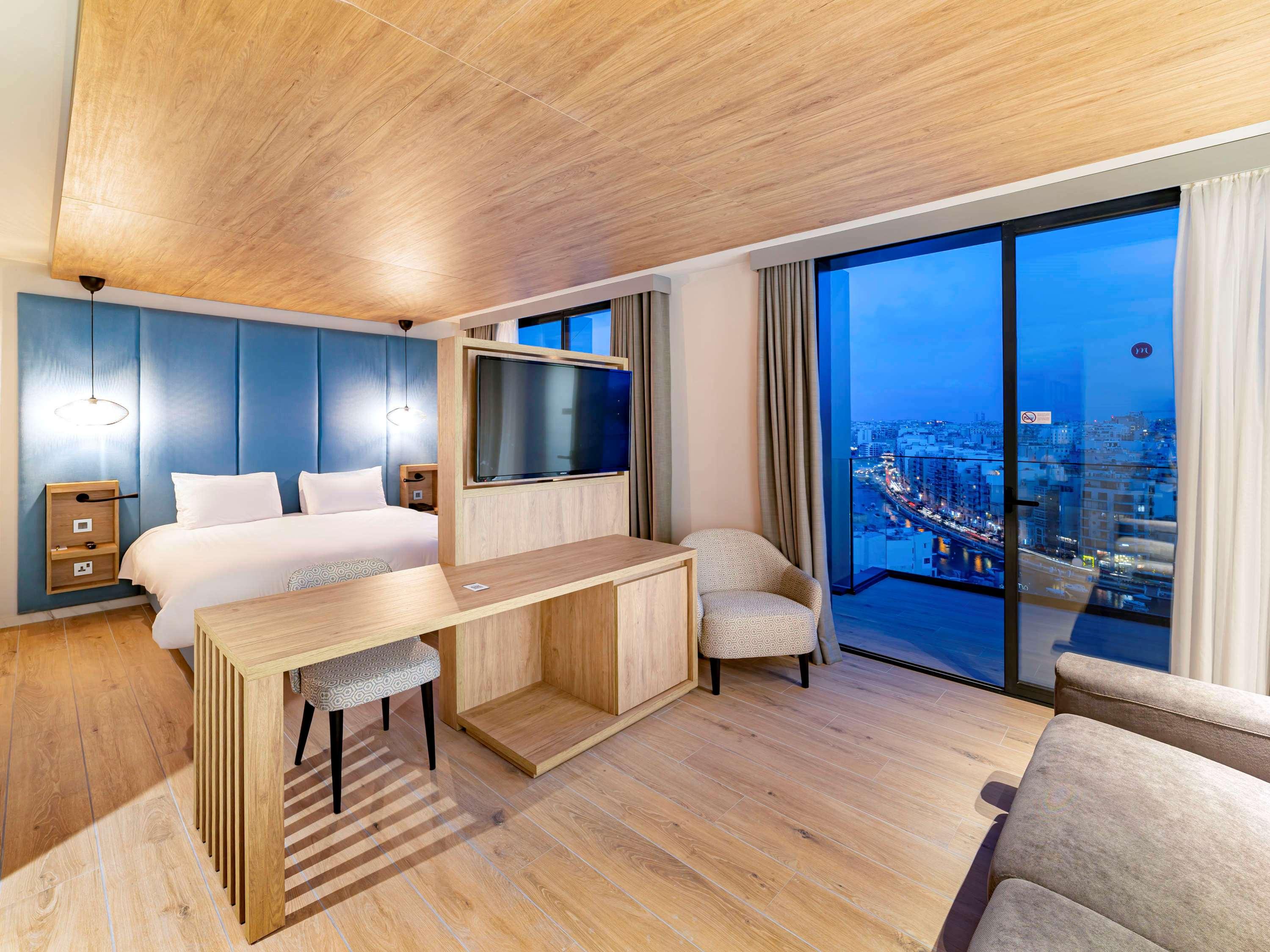 Junior Suite with Balcony