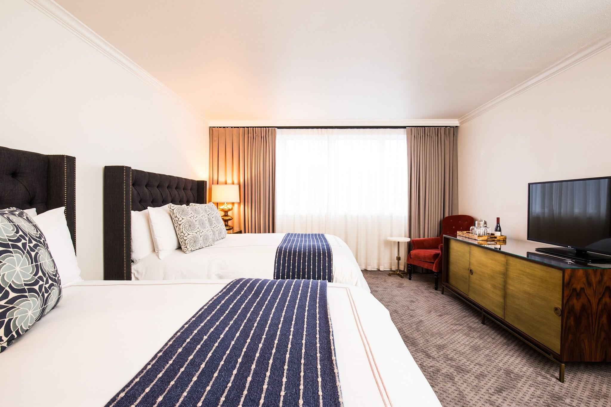 Double Deluxe Two Queen Beds