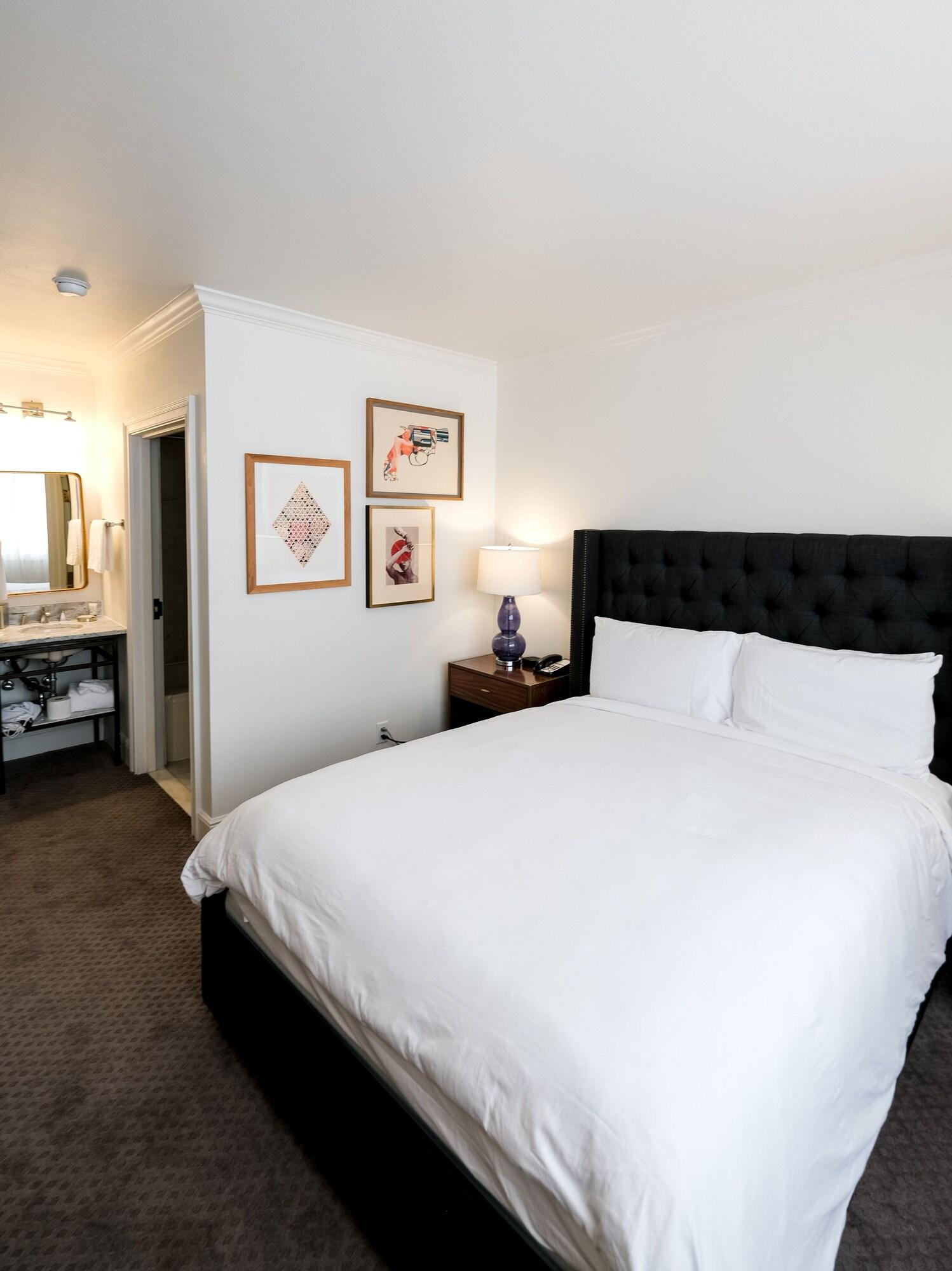 Double Deluxe Queen Bed