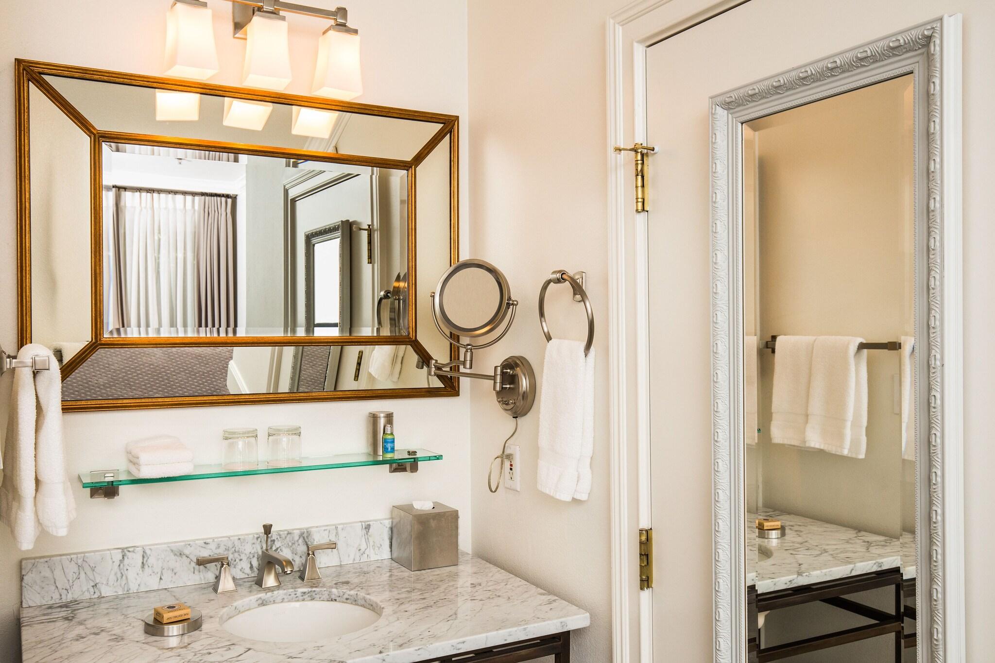 Double Deluxe Pool View