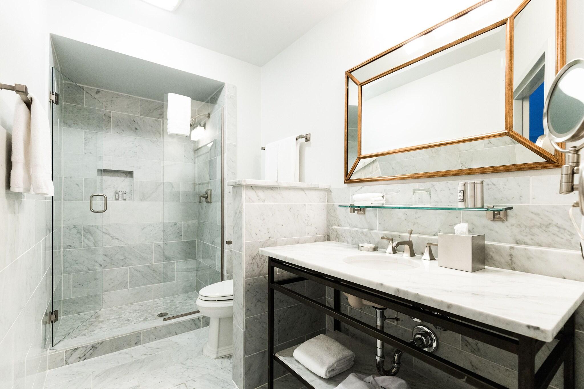 Double Deluxe King Bed