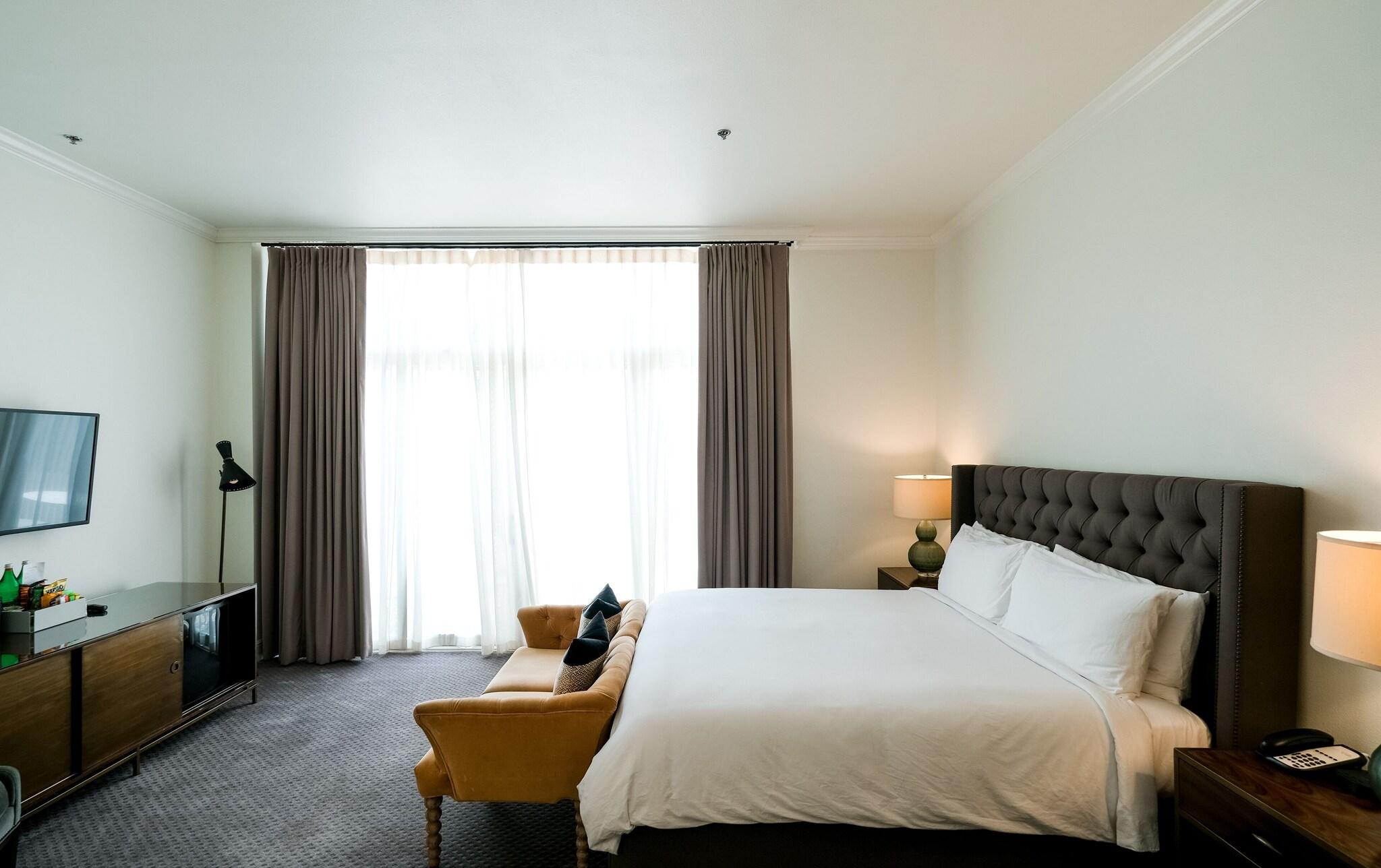 Double Deluxe King Bed