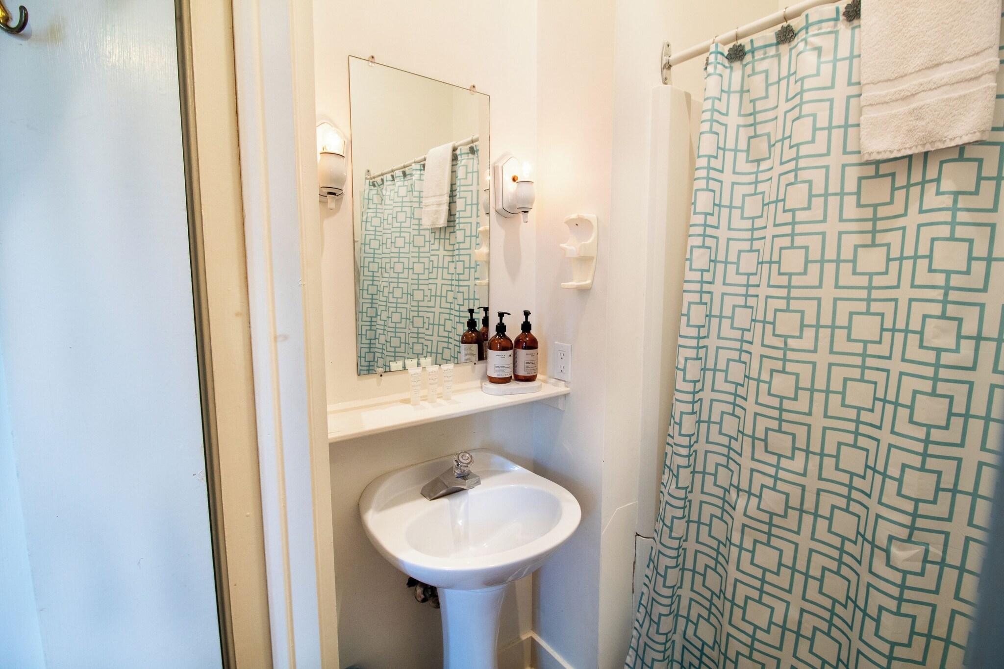 Double Classic Queen Bed