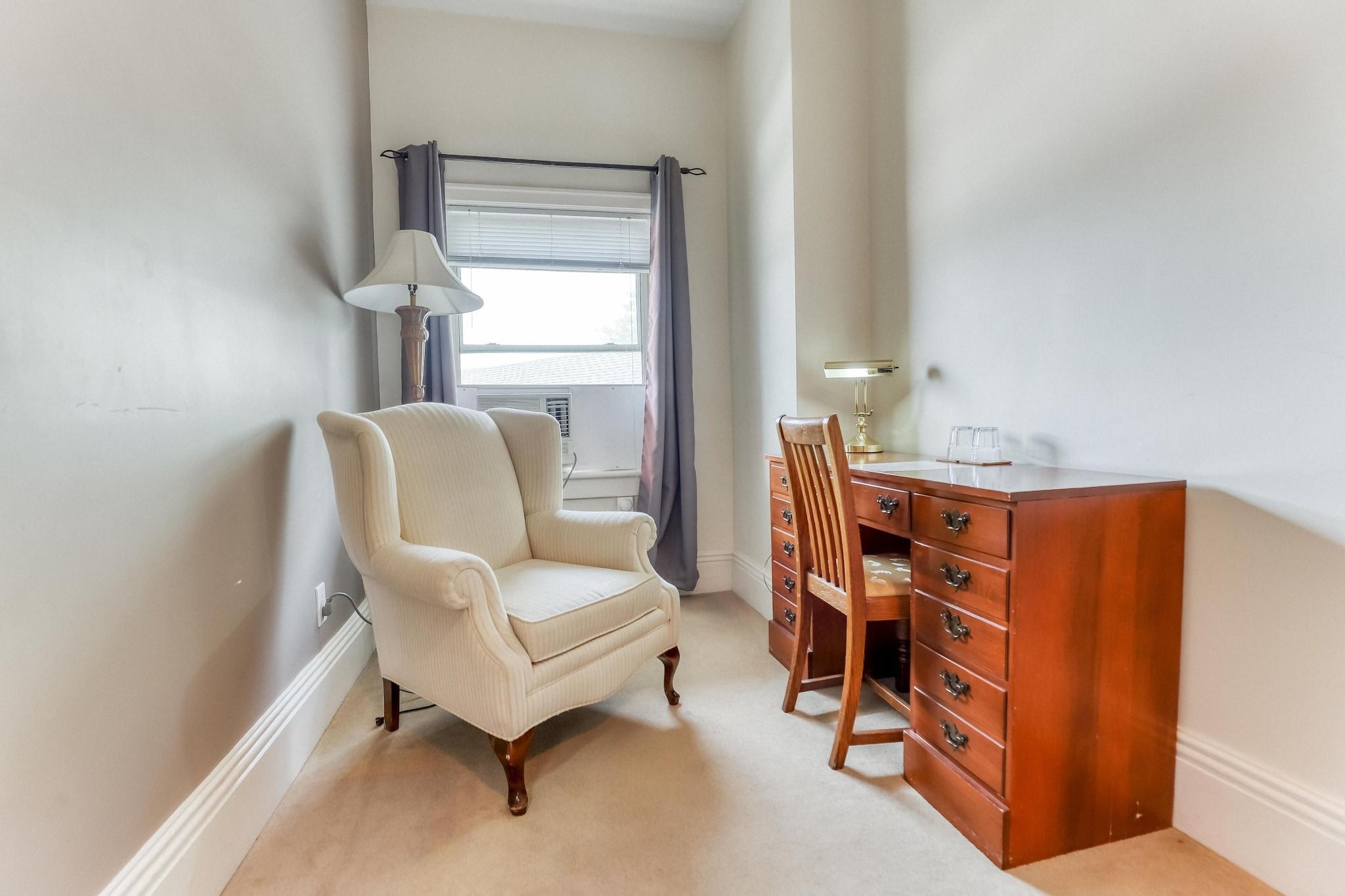 Double Classic Queen Bed