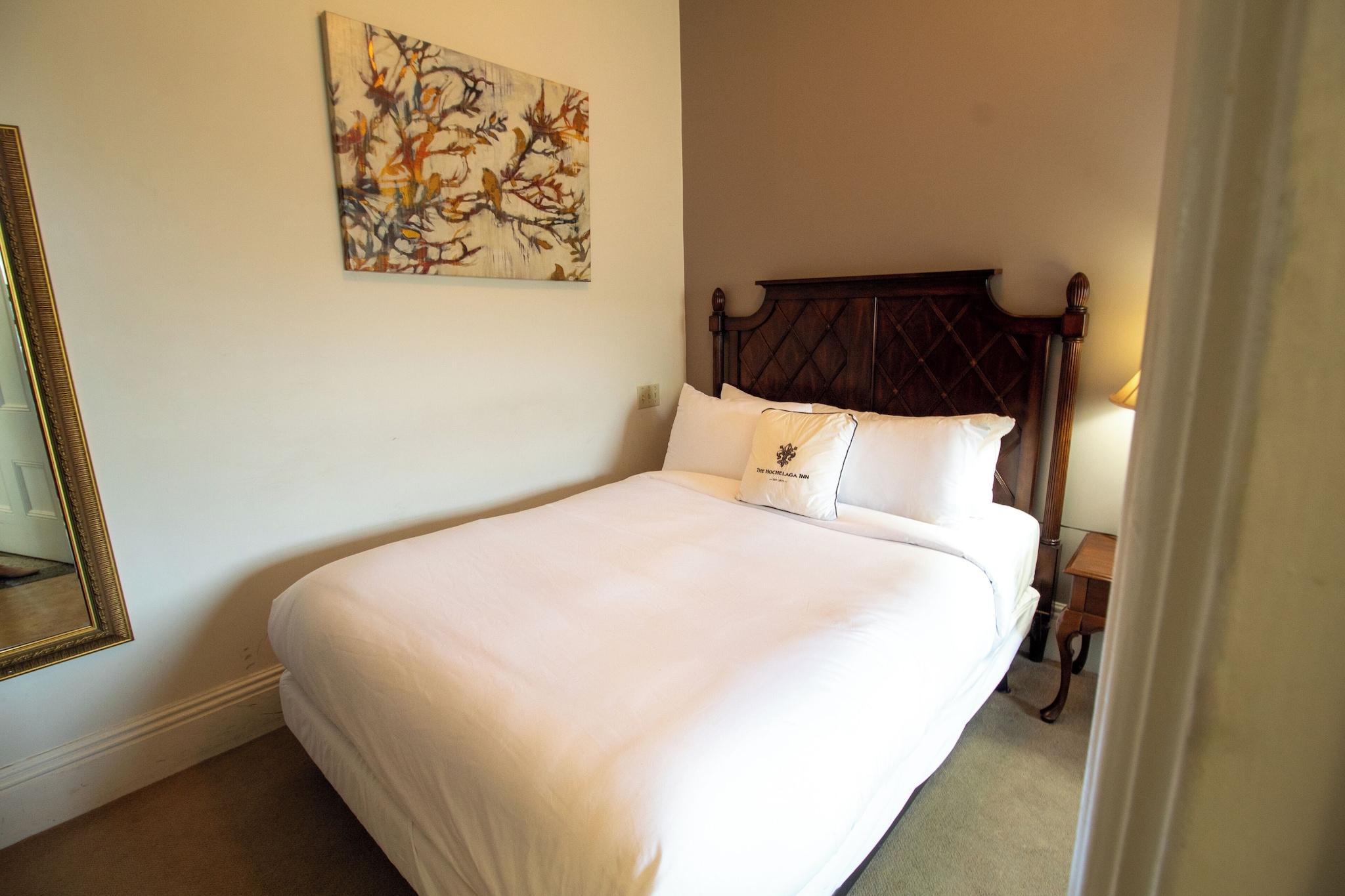 Double Classic Queen Bed