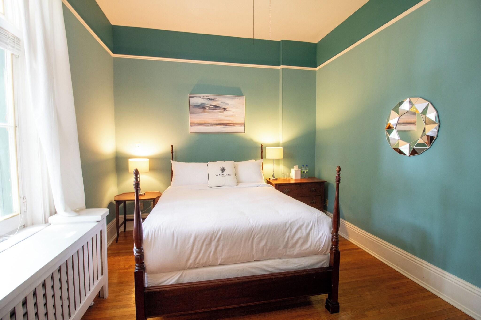 Double Classic Queen Bed