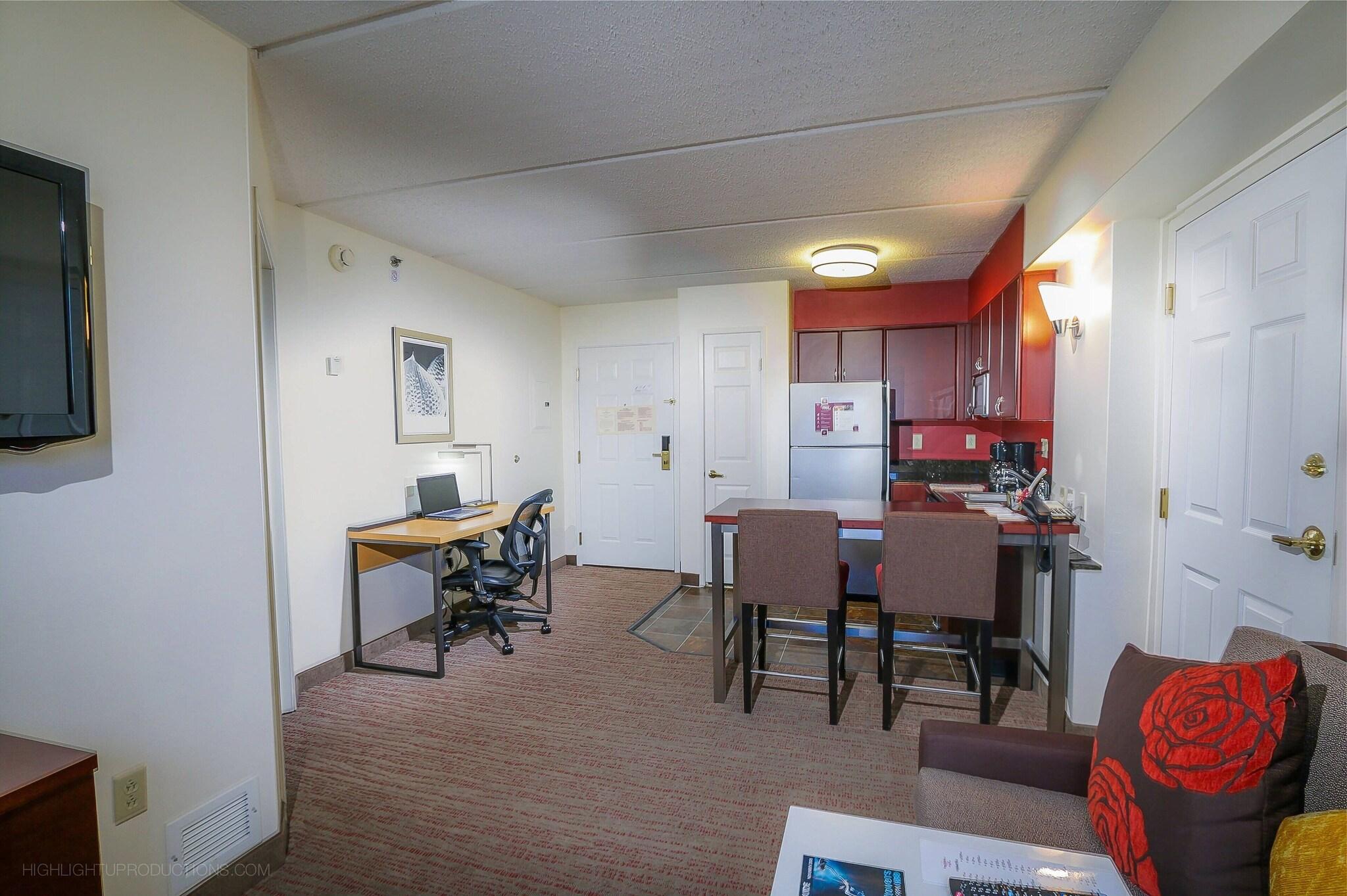 Suite Queen Size Bed