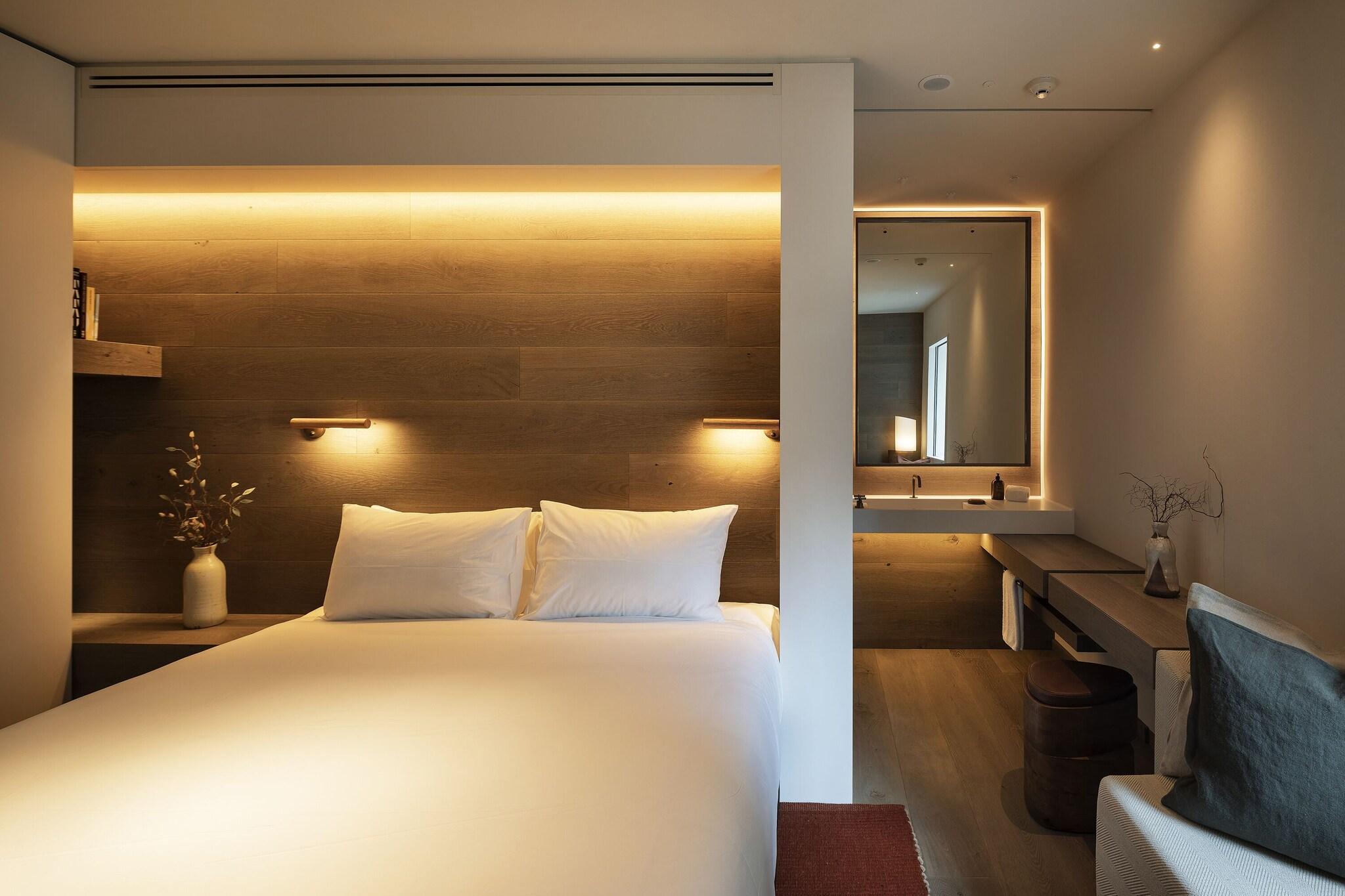 Quadruple Guest Room King Bed