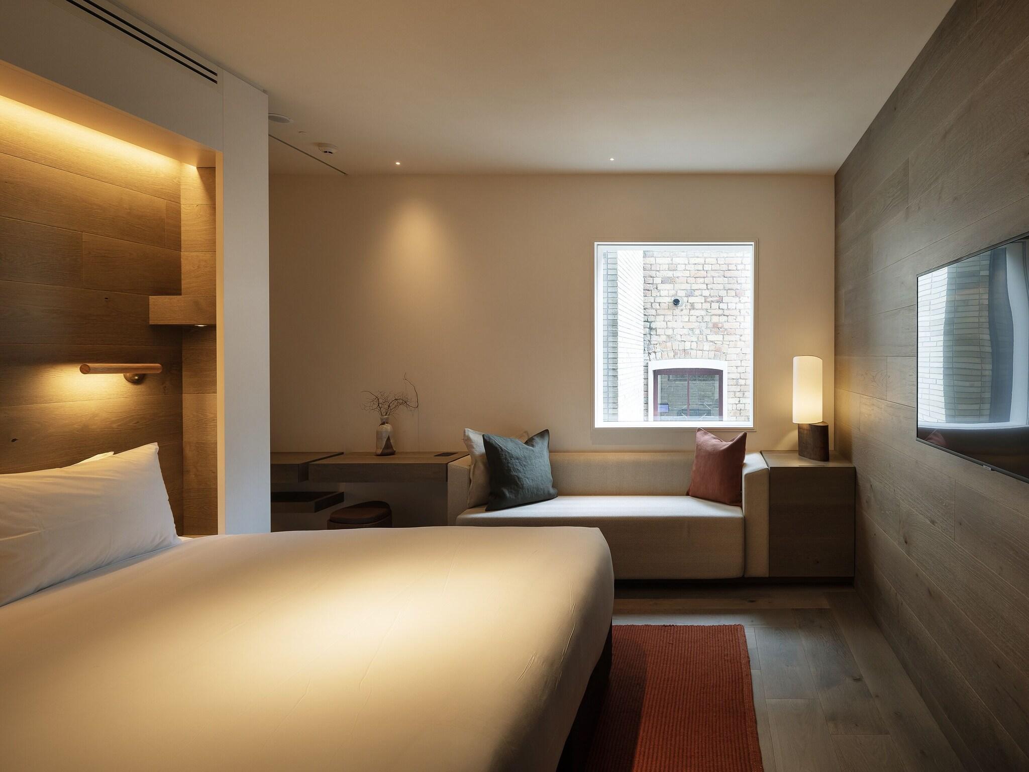 Quadruple Guest Room King Bed