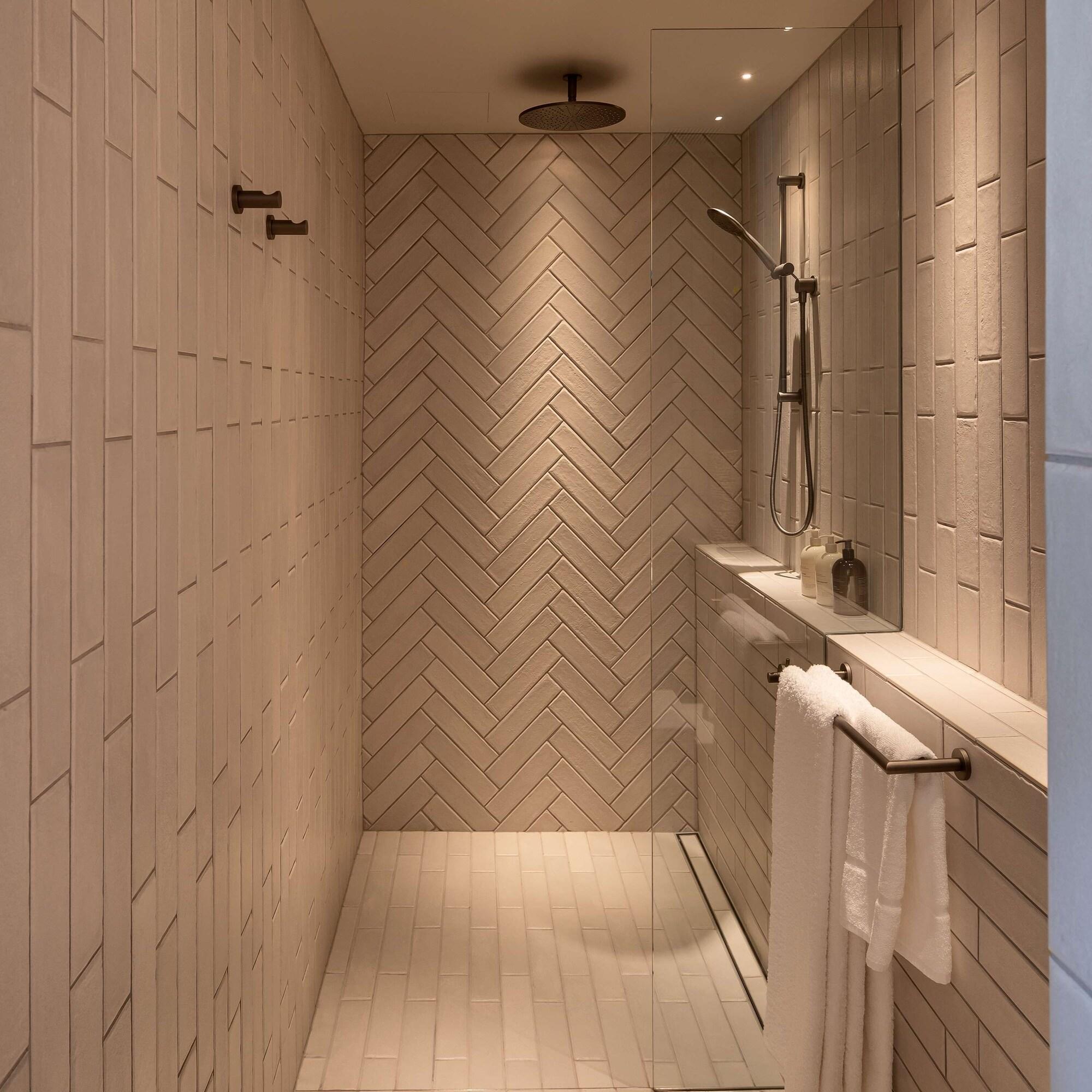 Quadruple Guest Room King Bed