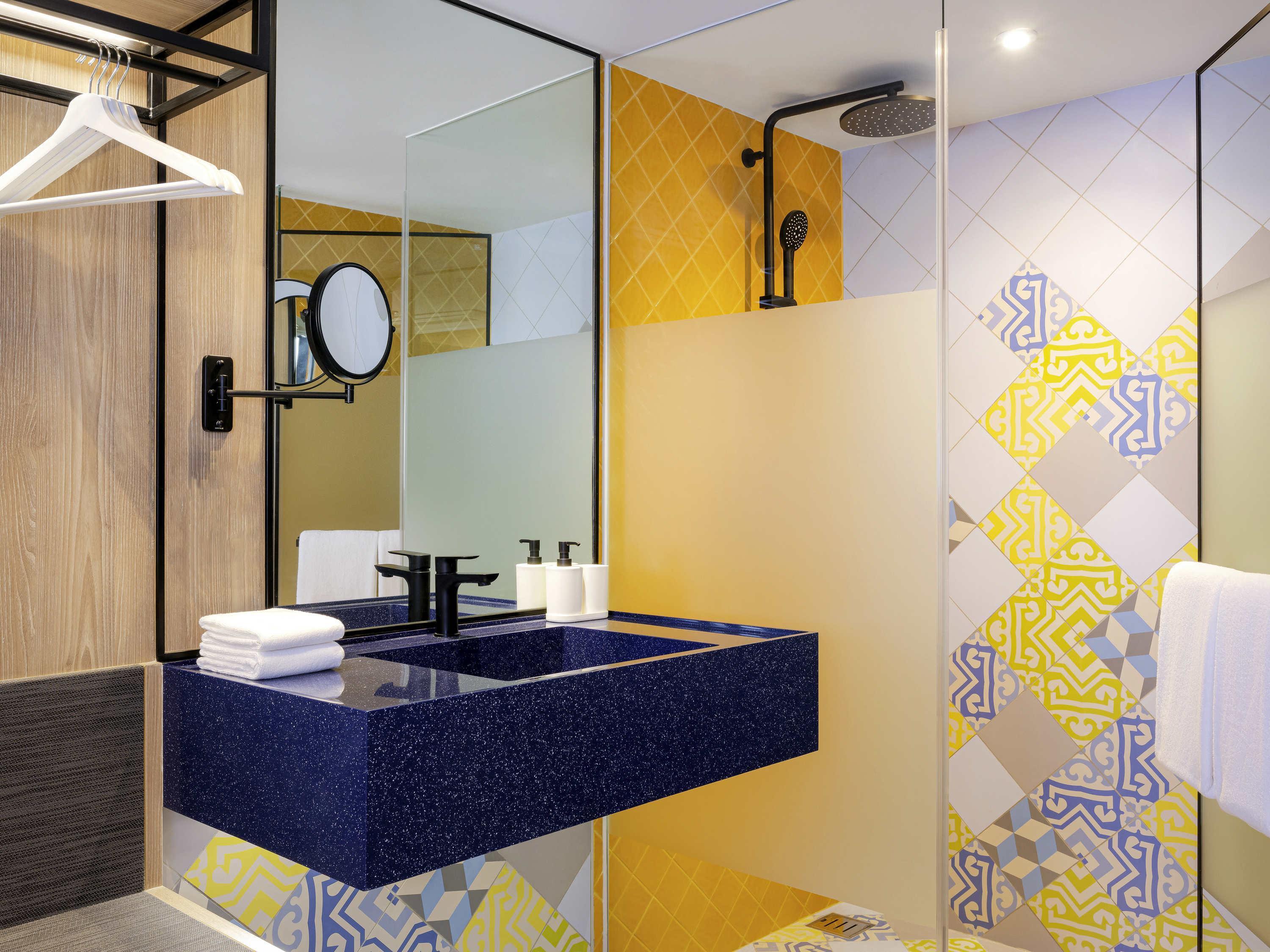 Double Deluxe King Bed