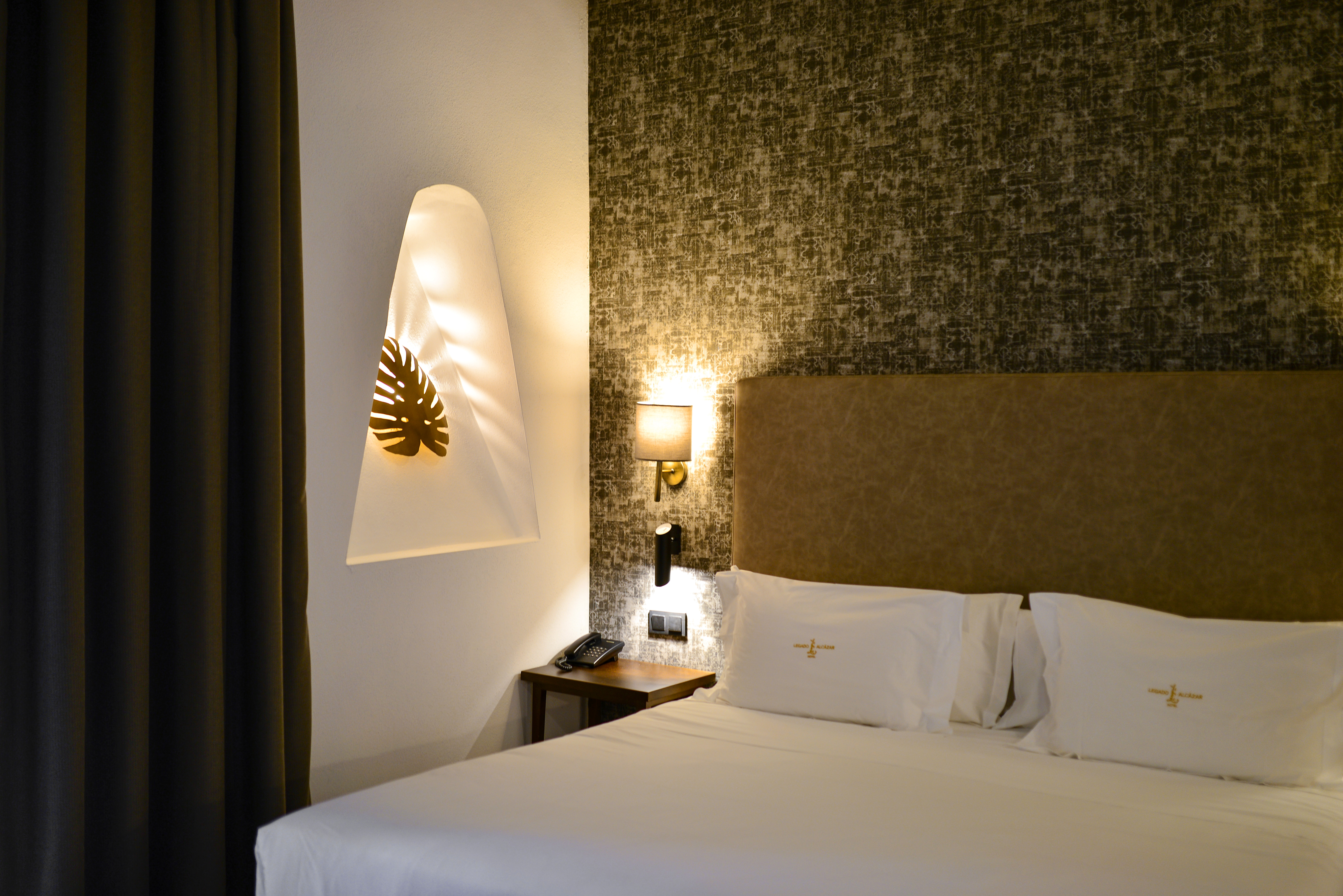 Double Deluxe One Bed