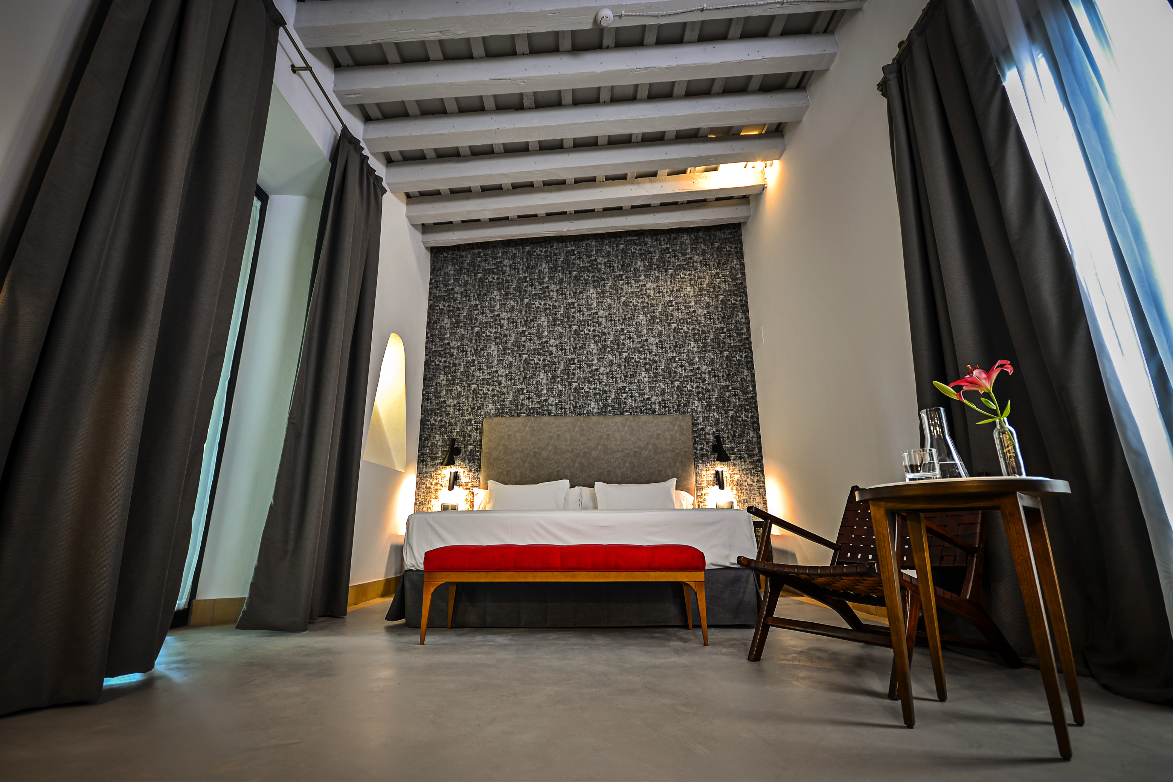 Double Deluxe One Bed