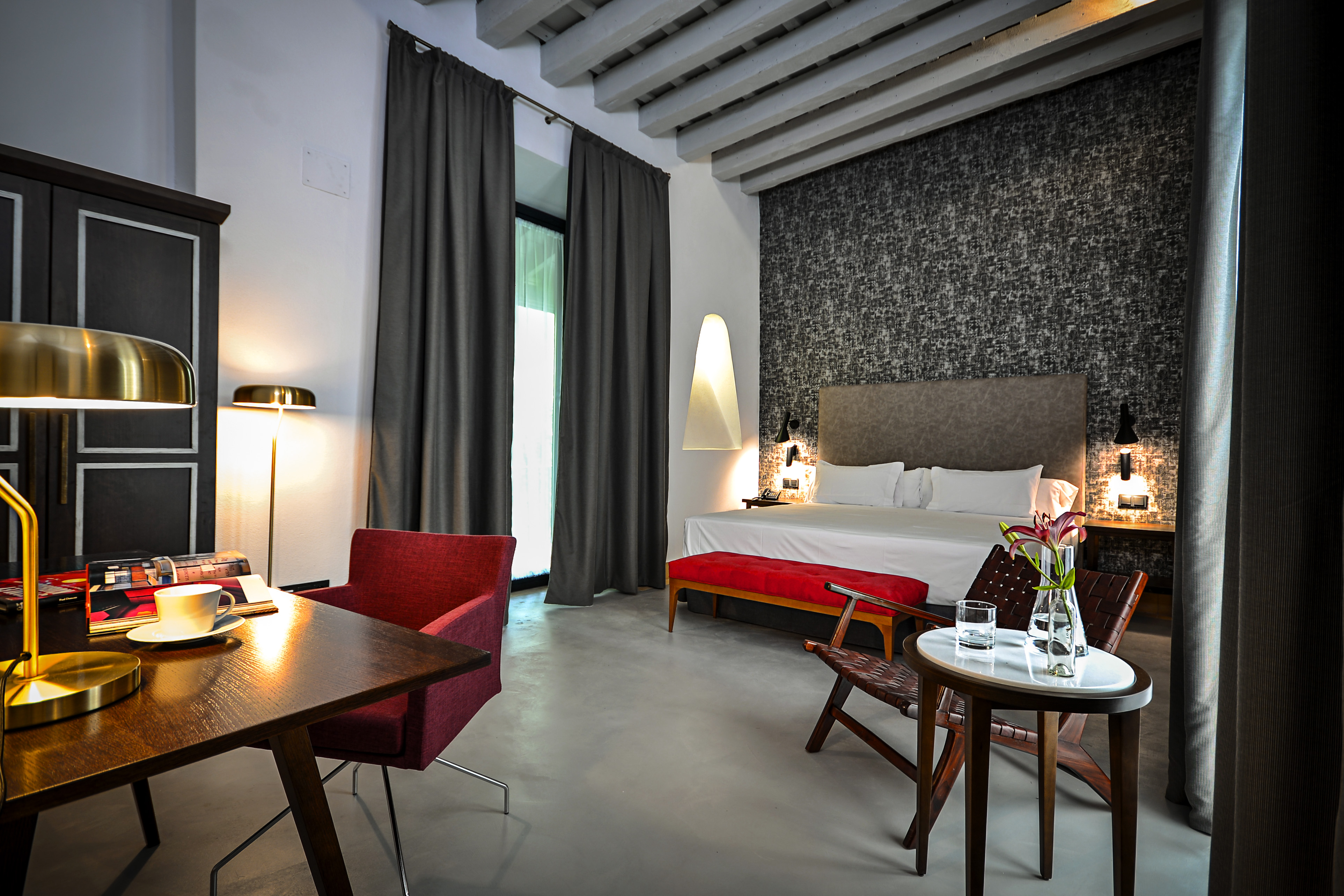 Double Deluxe One Bed