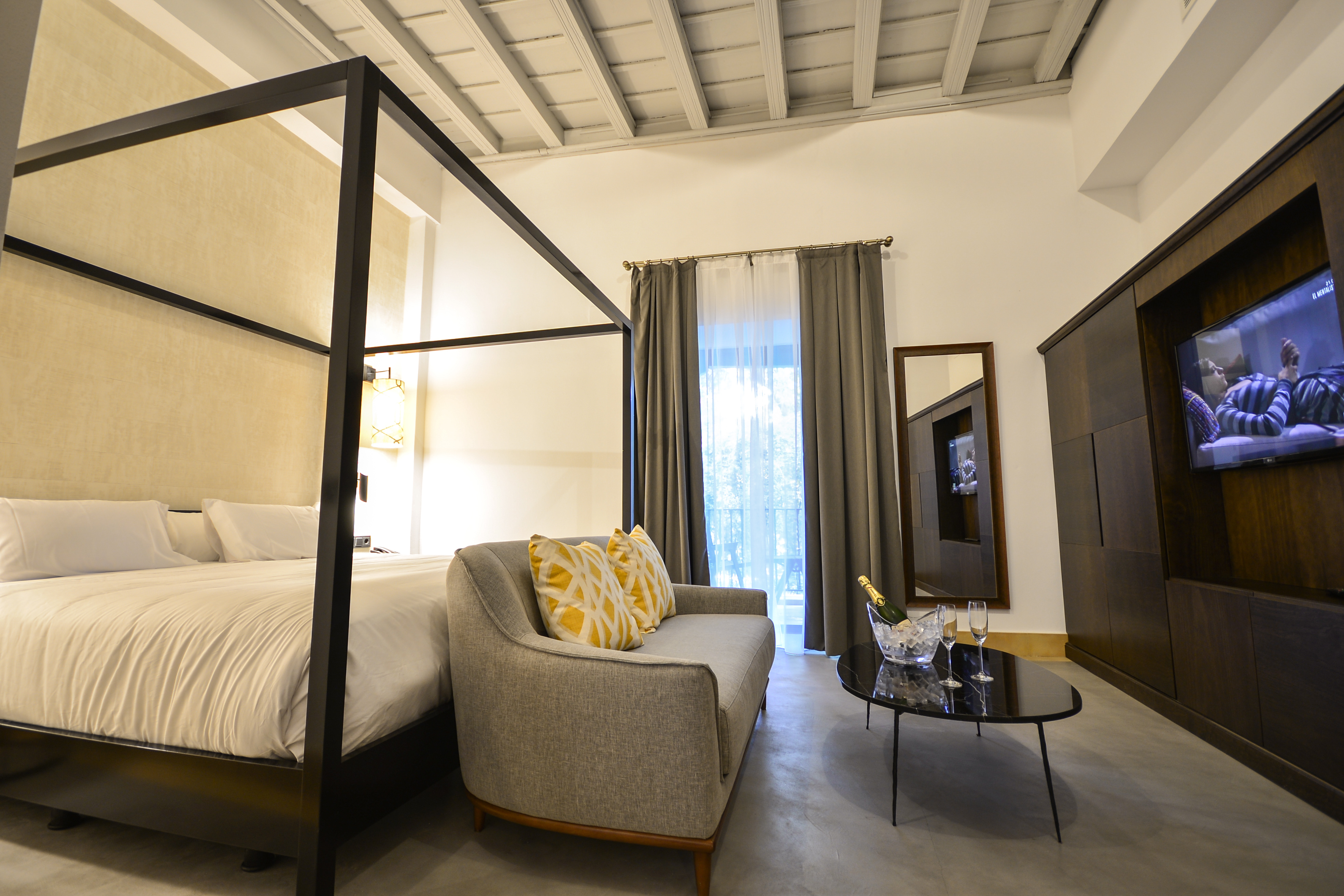 Junior Suite King Size Bed