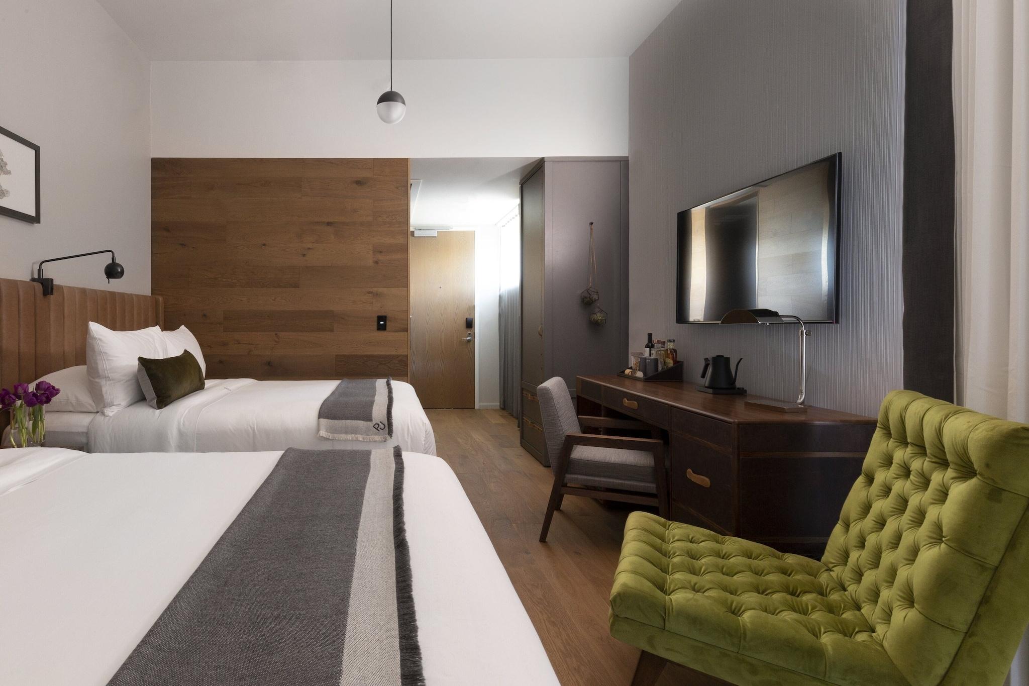 Room Accessible Superior