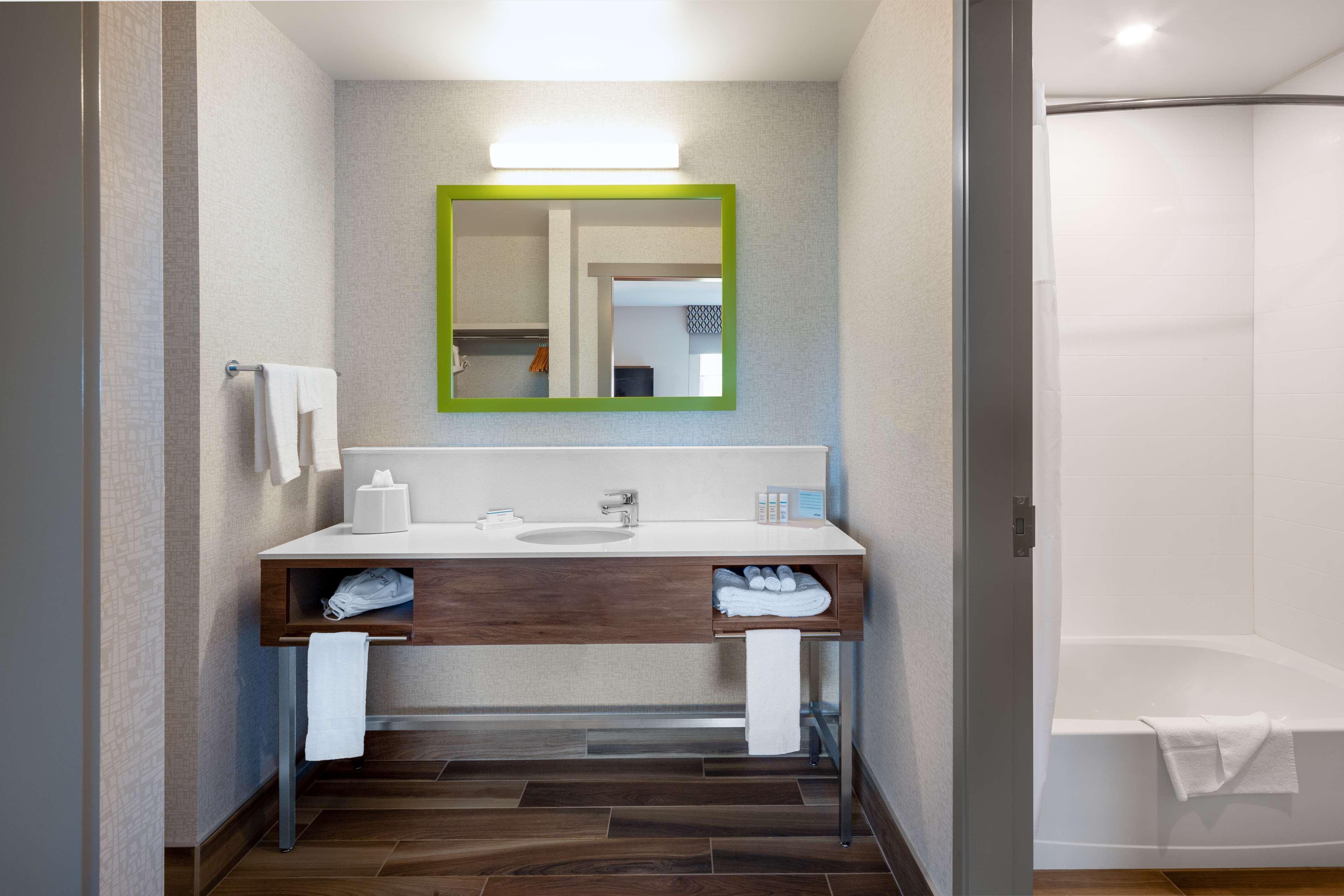 Suite Two Queen Beds One Bedroom