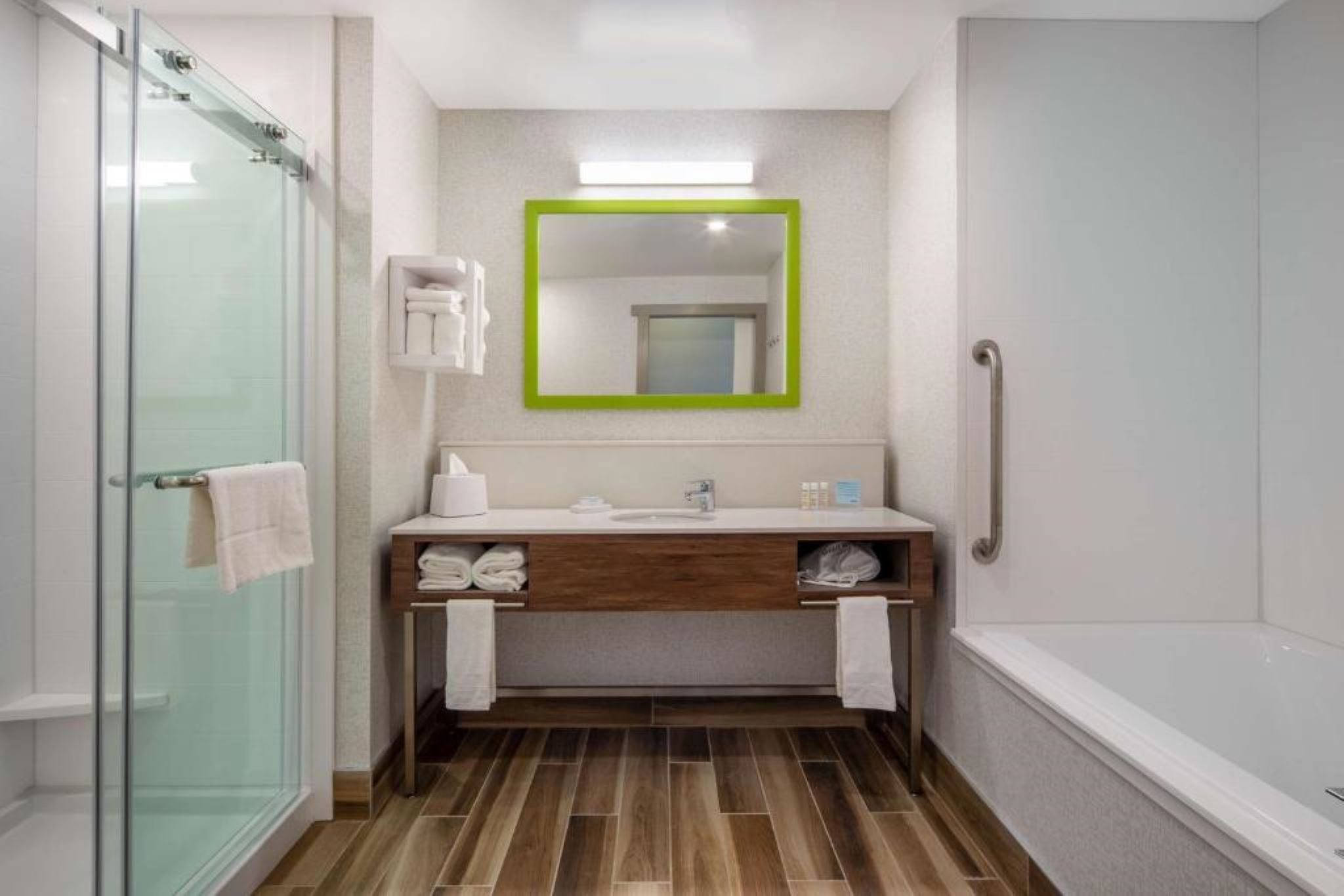 Suite Two Queen Beds Non Smoking