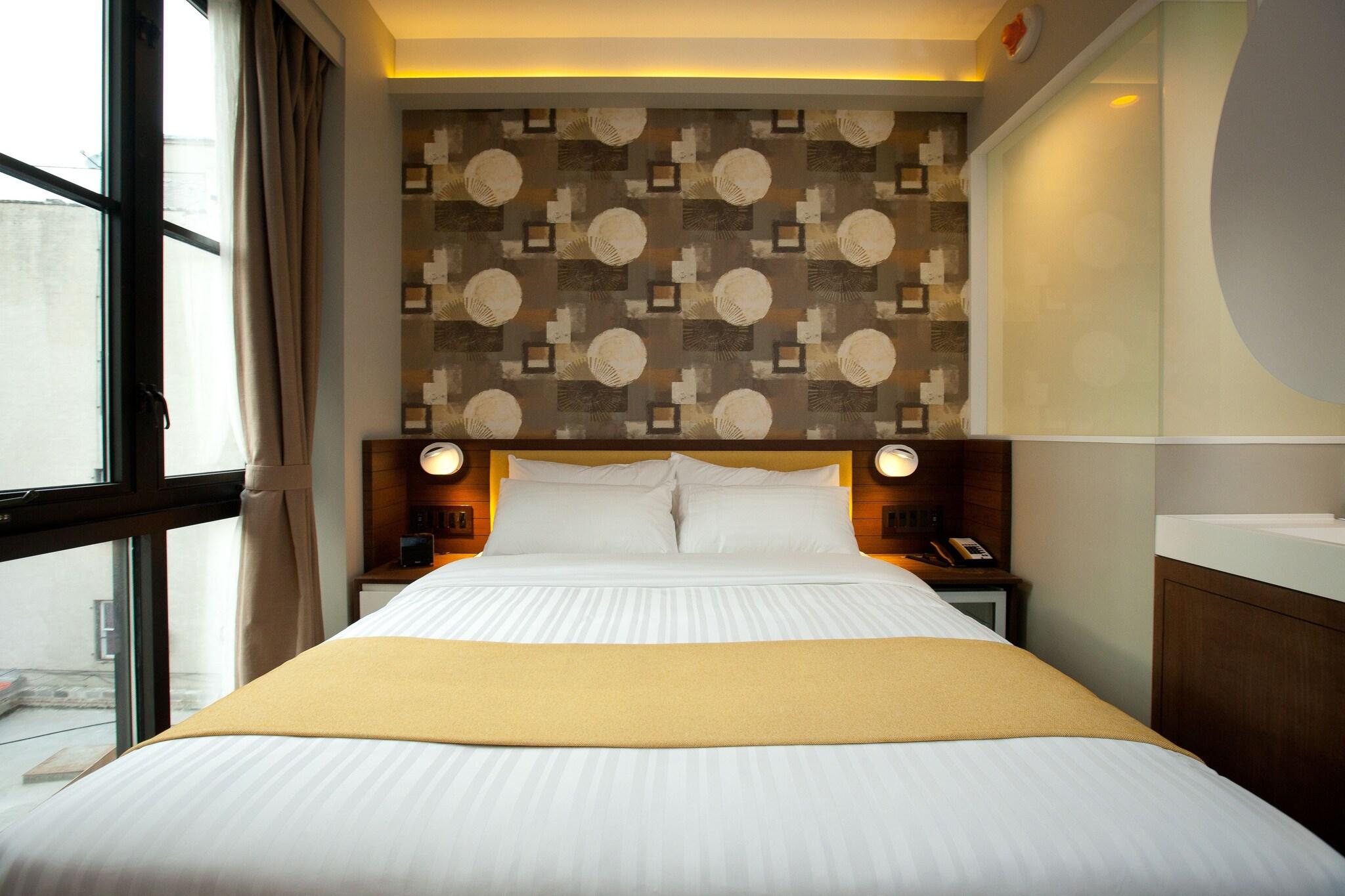 Double Queen Size Bed