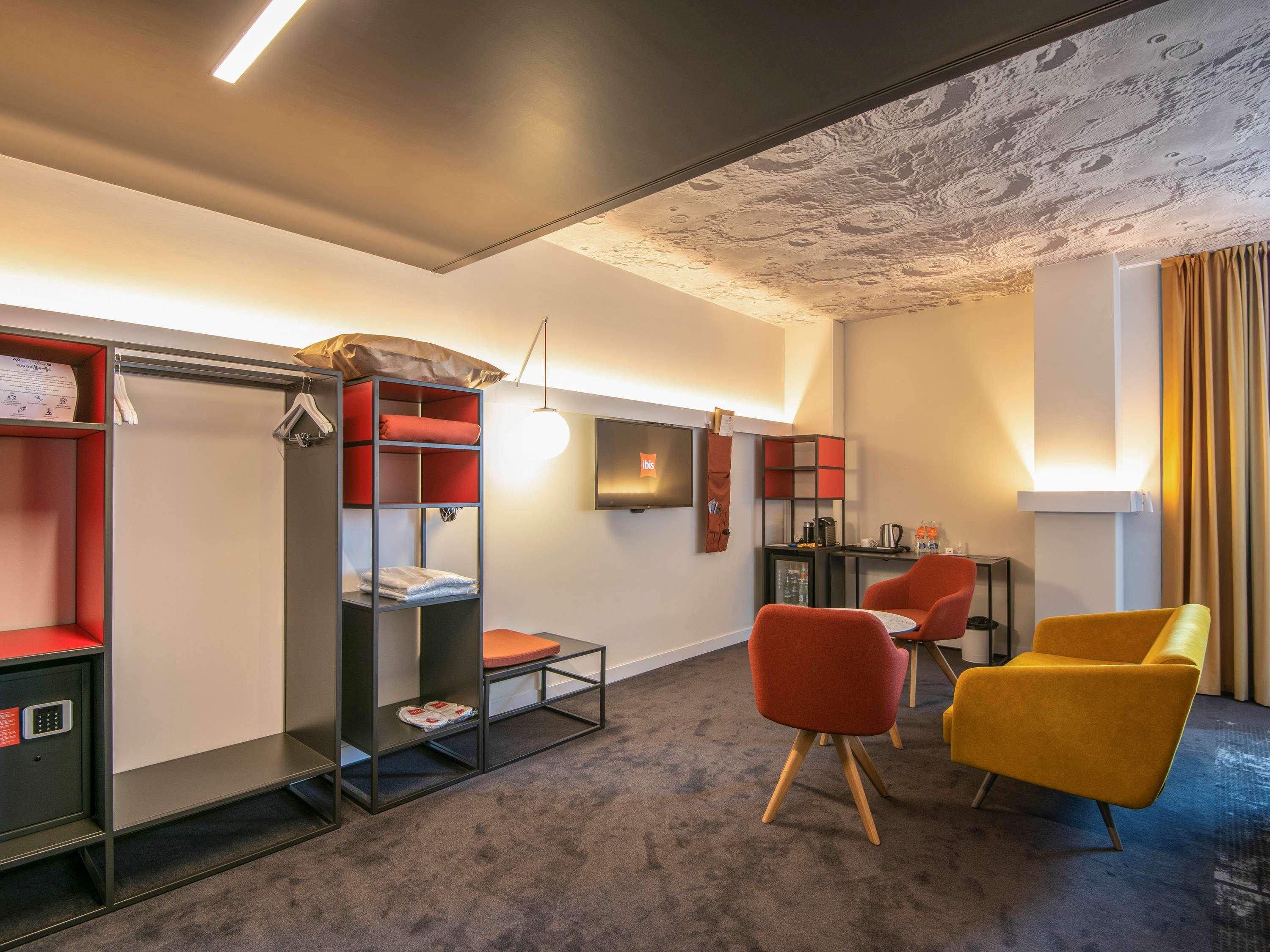 Family Room King Size Bed