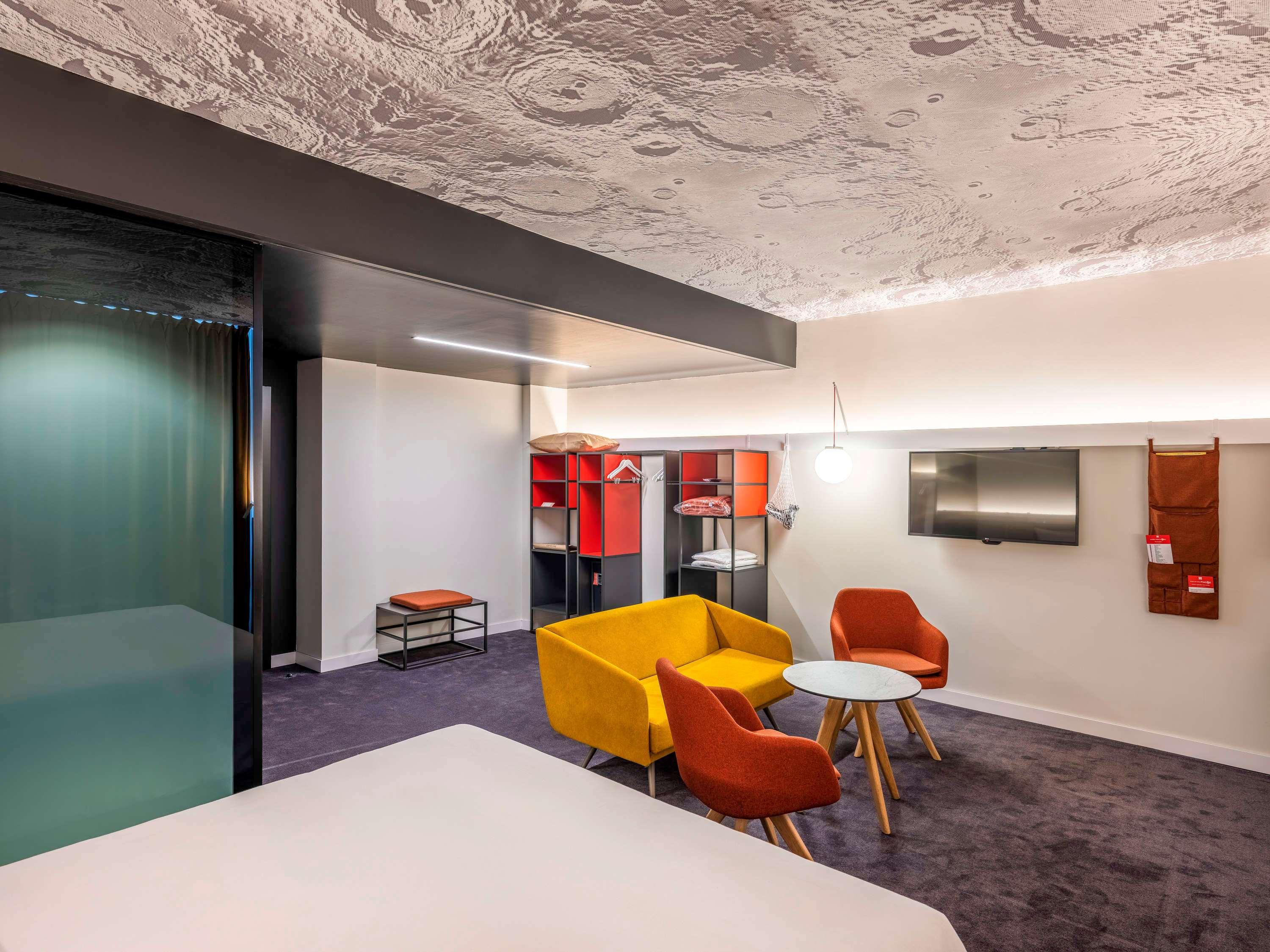 Family Room King Size Bed