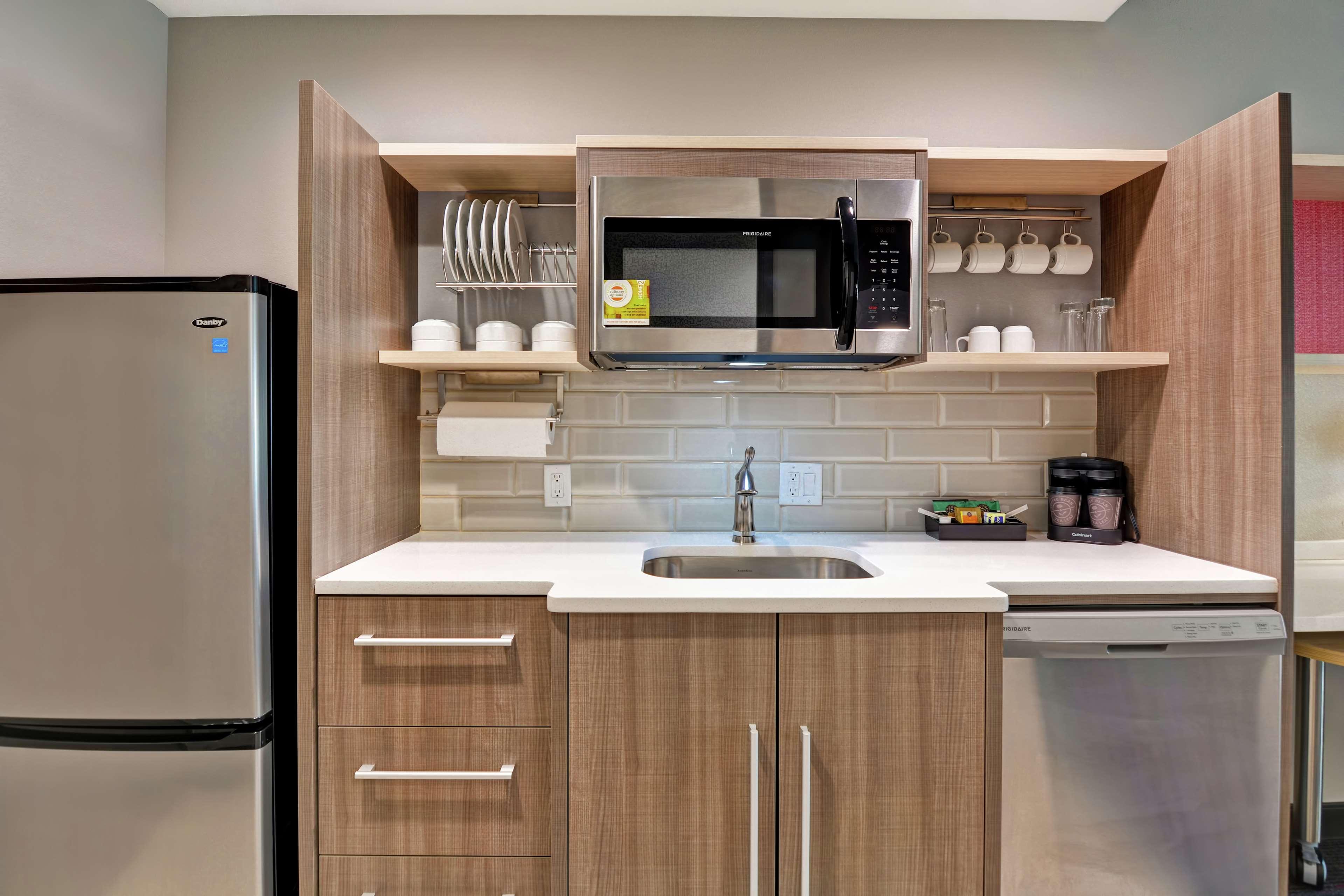 Studio Two Queen Beds