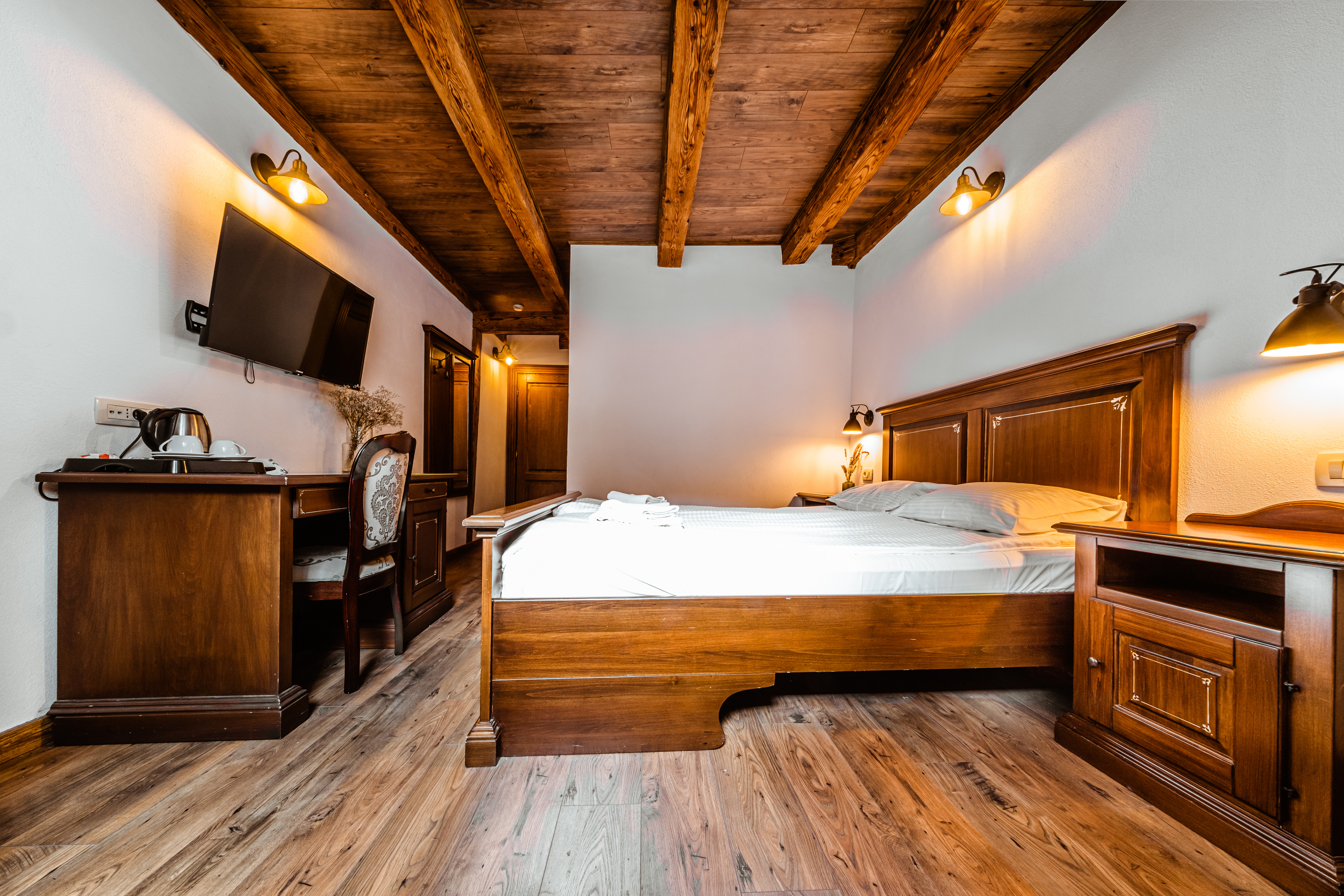 Double Deluxe One Bed