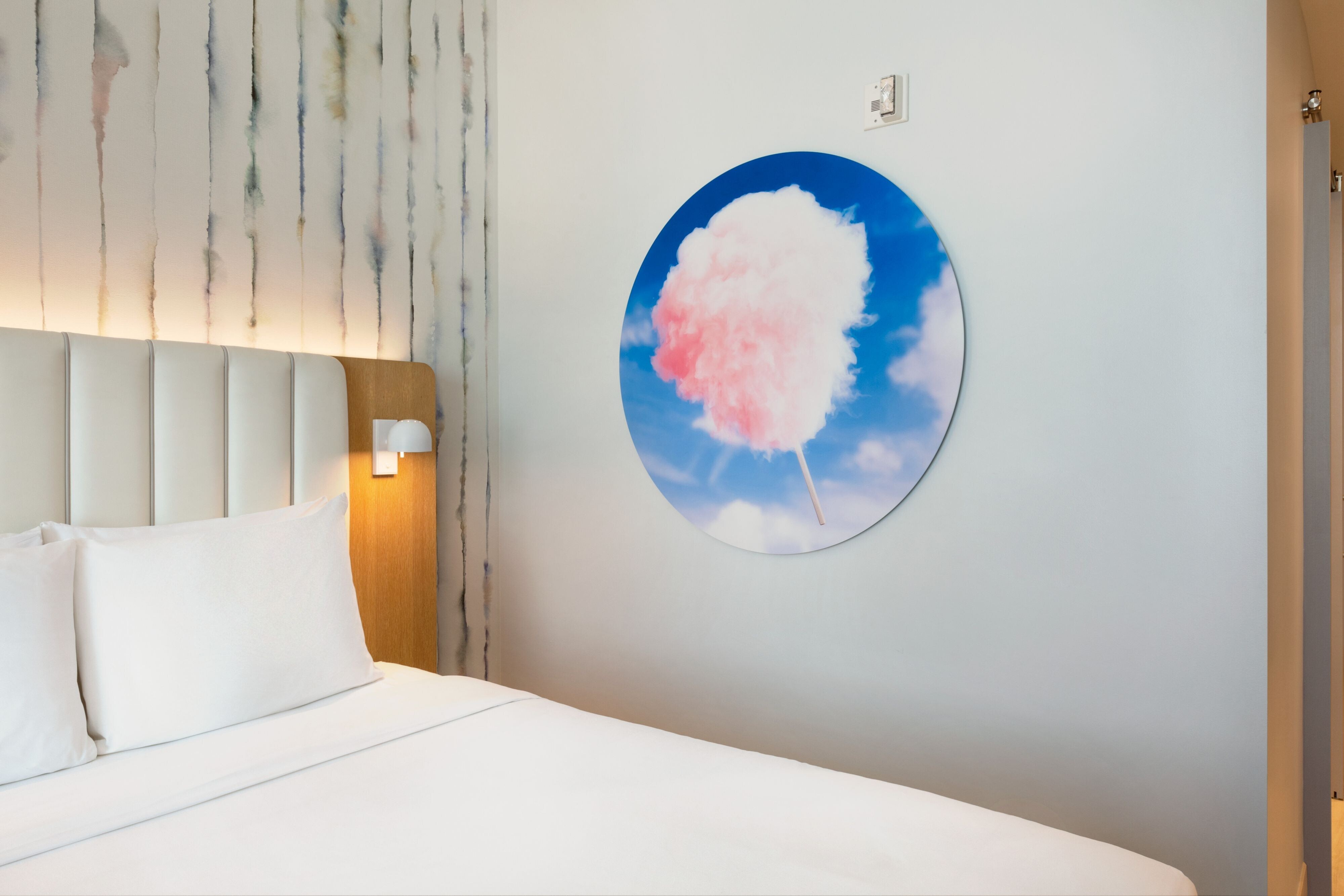 Suite King Size Bed