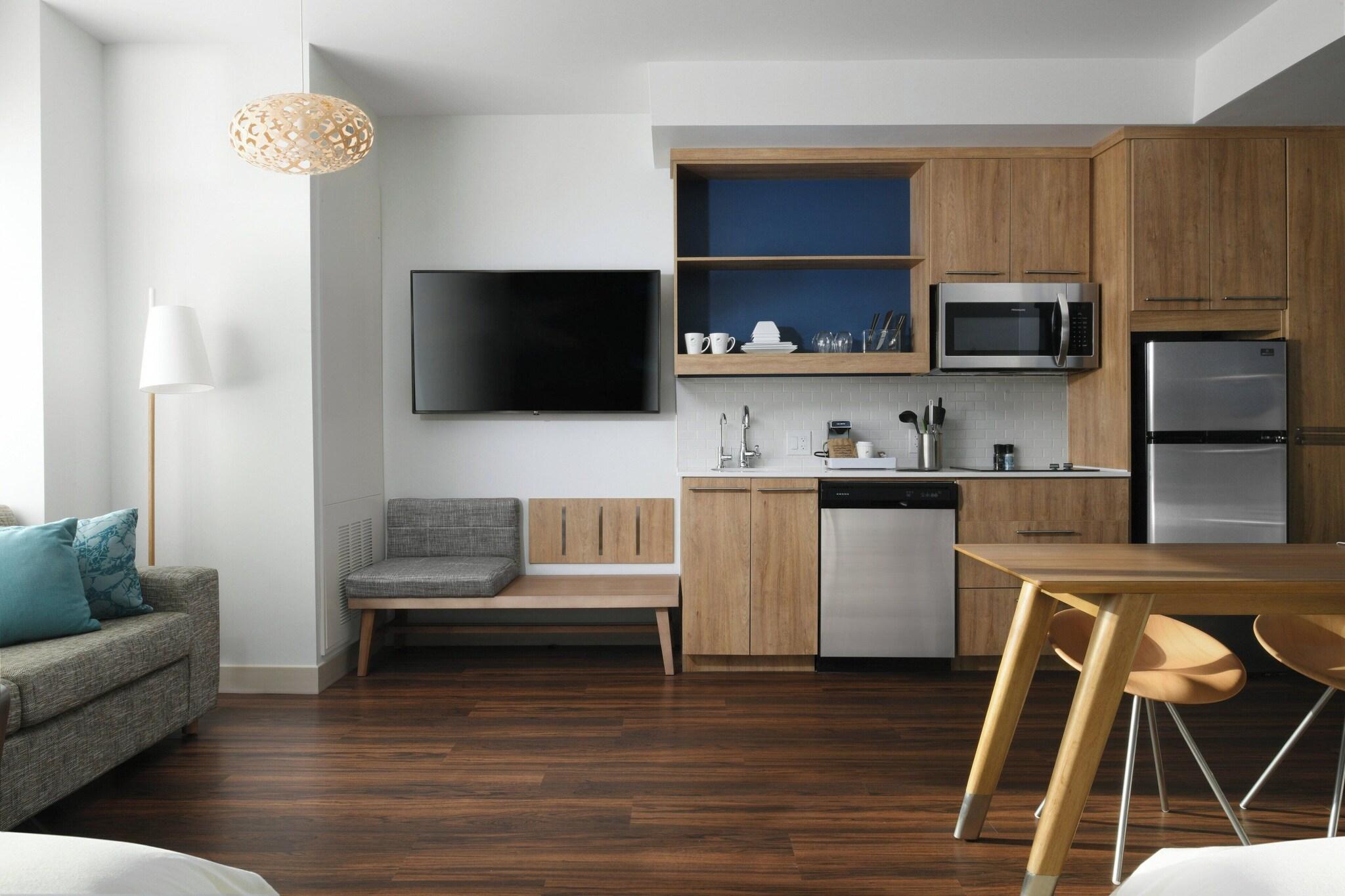 Studio King Size Bed