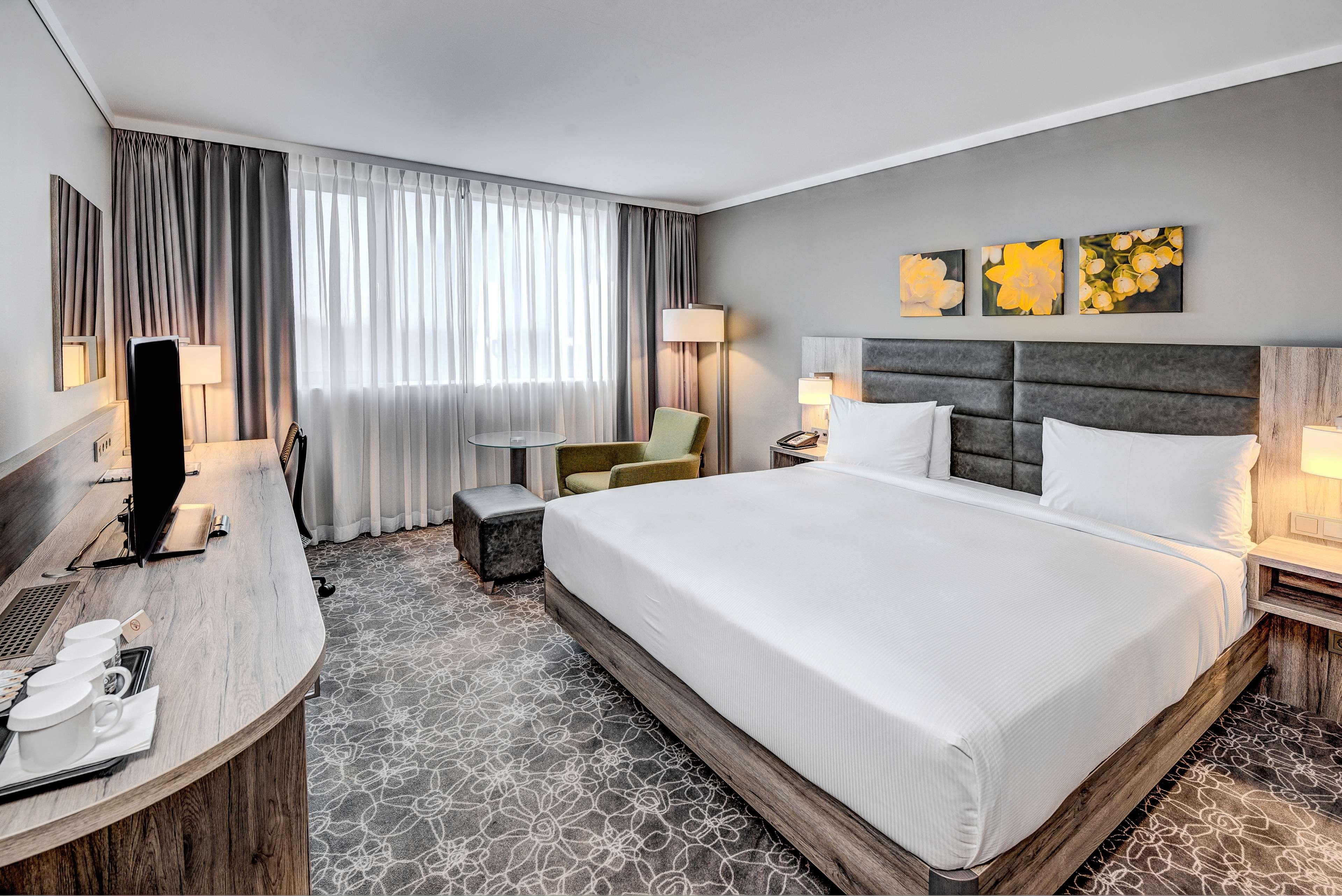 Double Guest Room King Bed