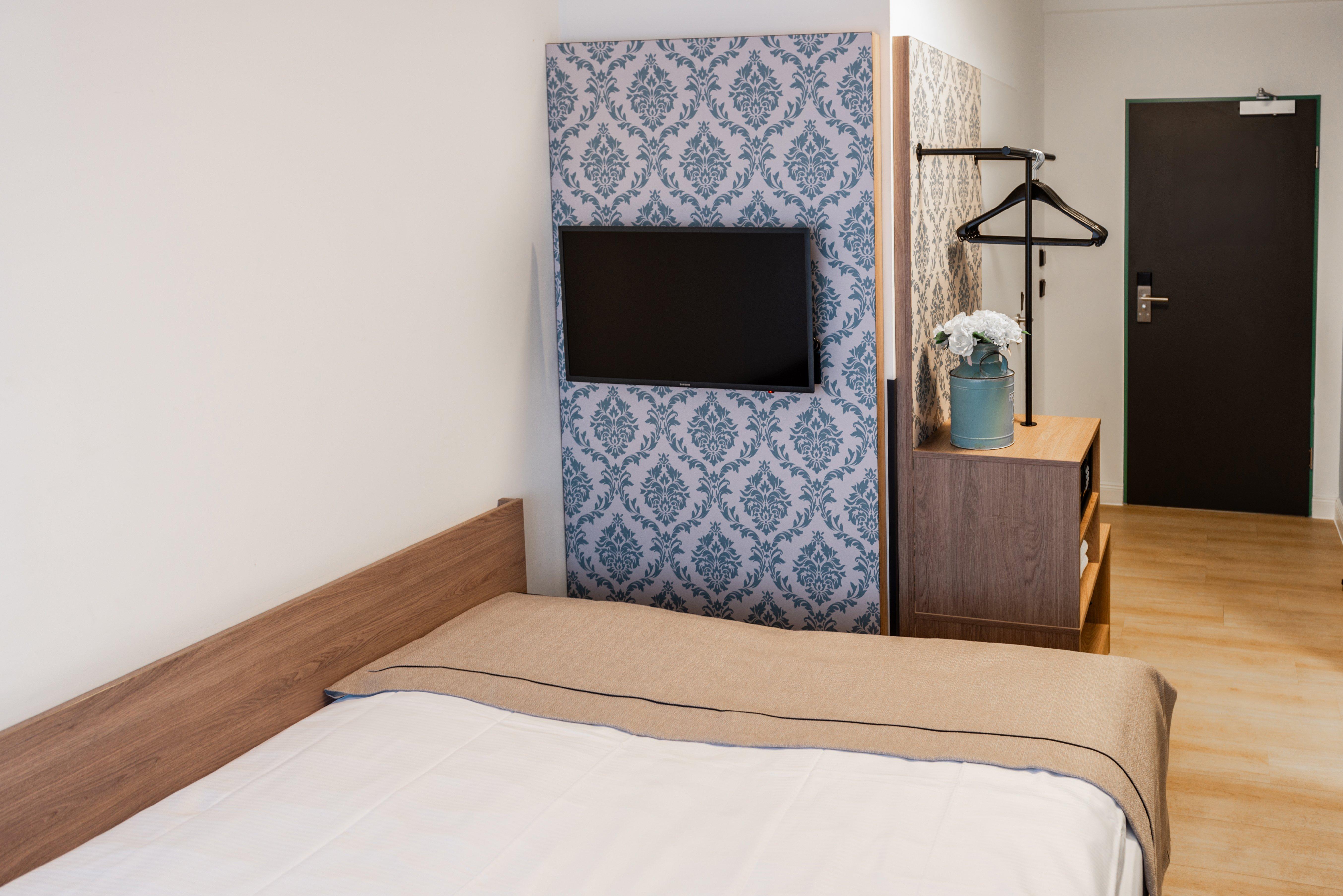 Double Queen Size Bed