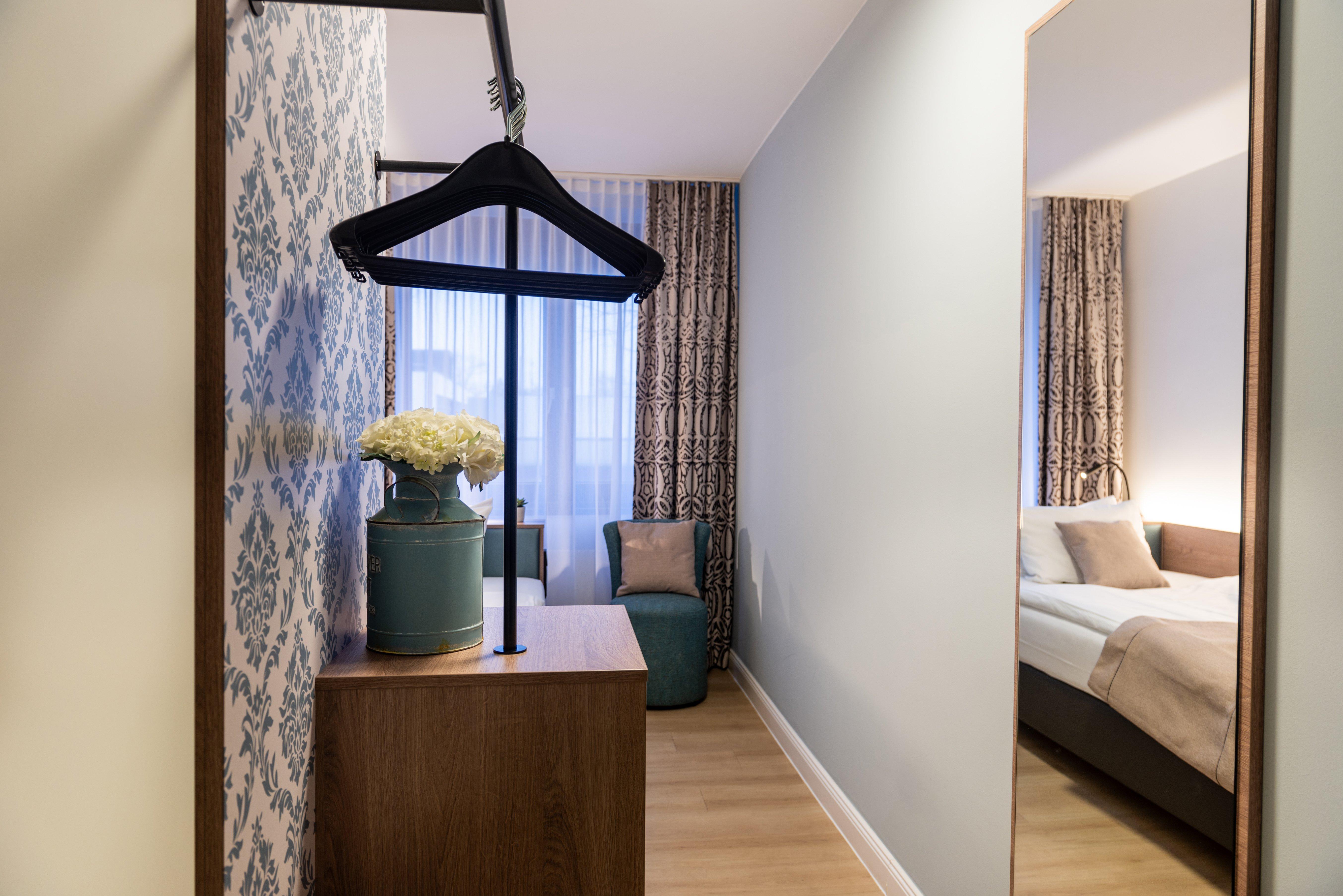 Double or Twin Standard